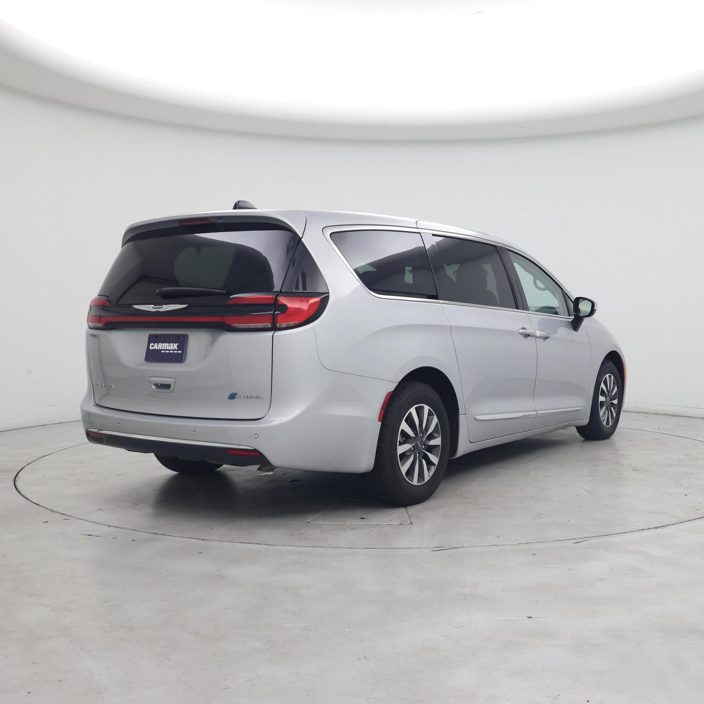 Thumbnail: 2023 Chrysler Pacifica - 8