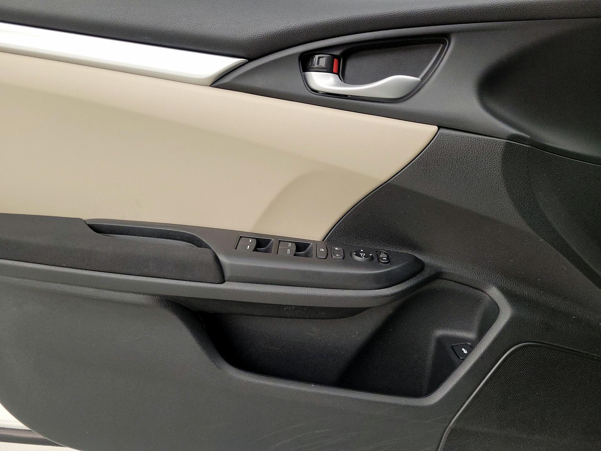 Thumbnail: 2016 Honda Civic - 12