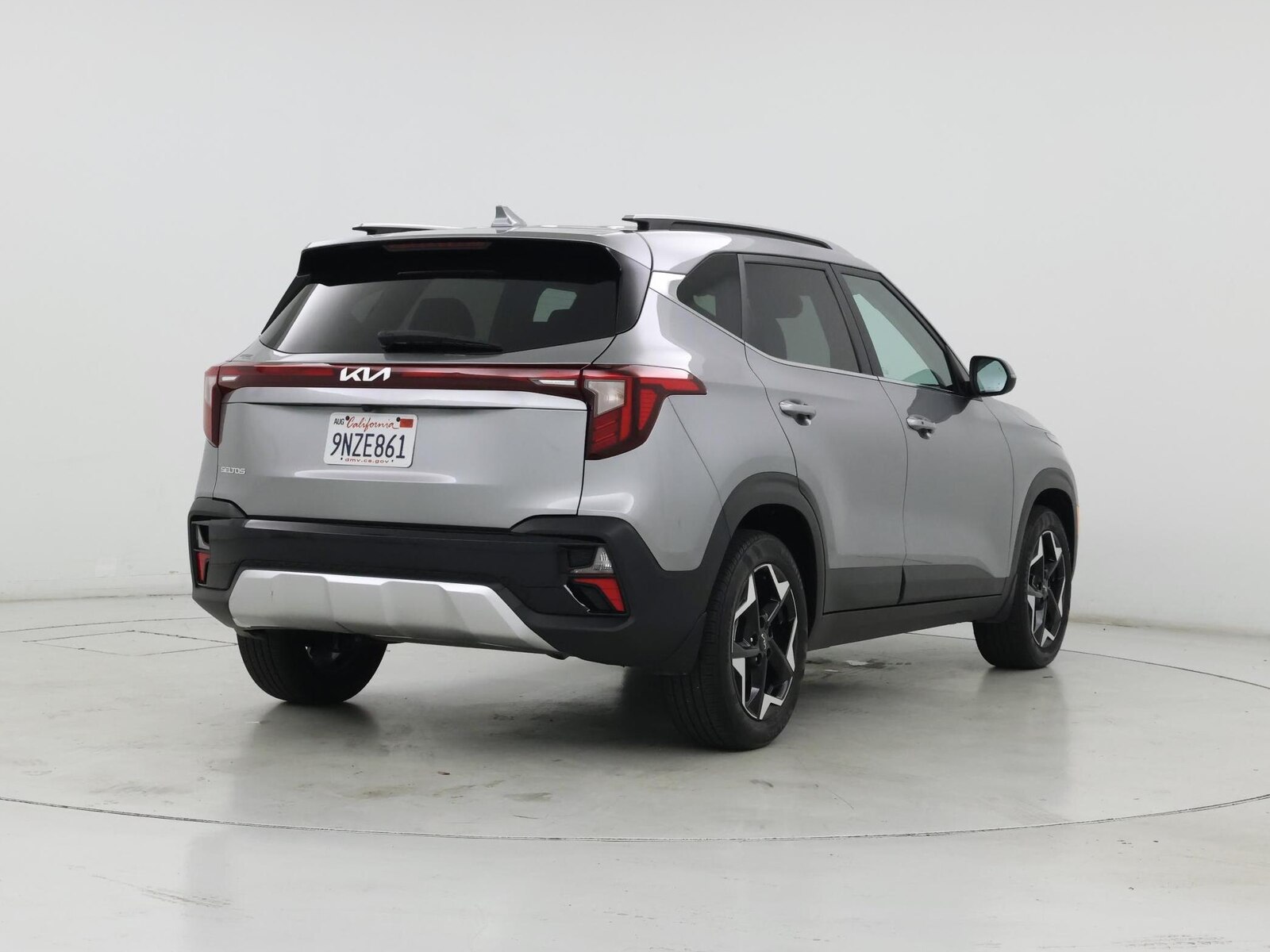 2025 Kia Seltos EX - Photo 9