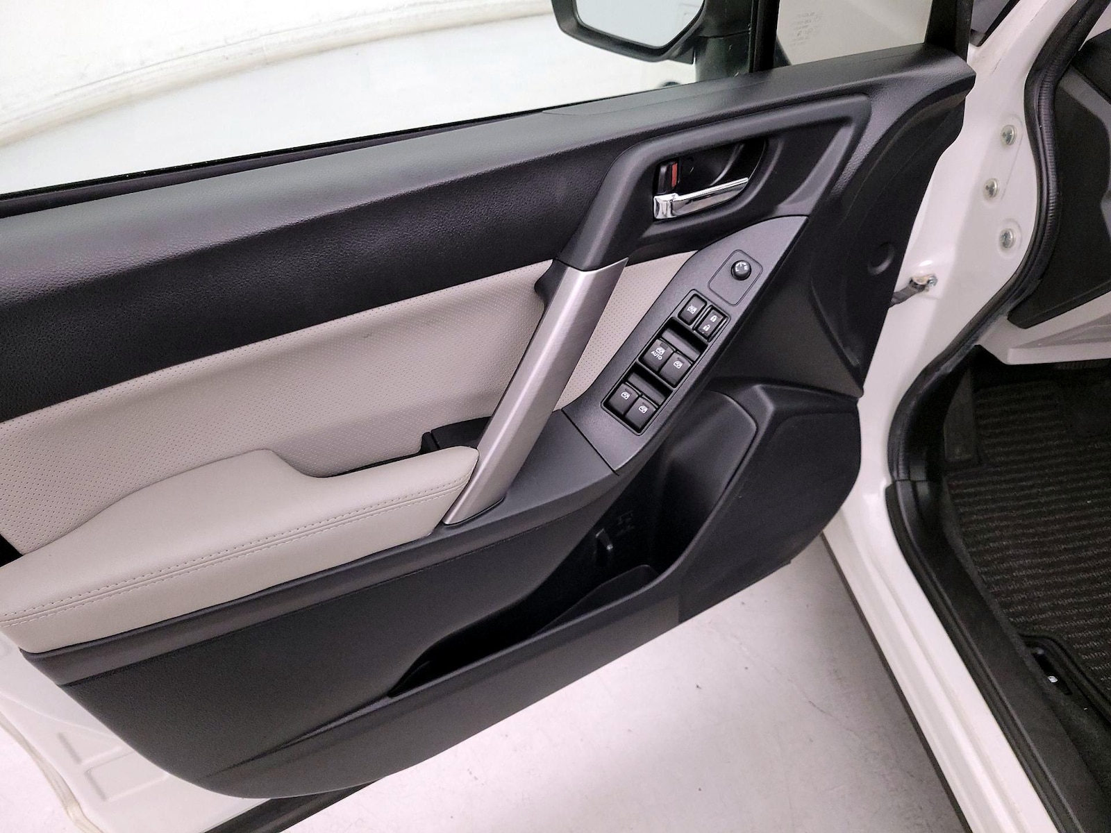 2016 Subaru Forester i Limited - Photo 13