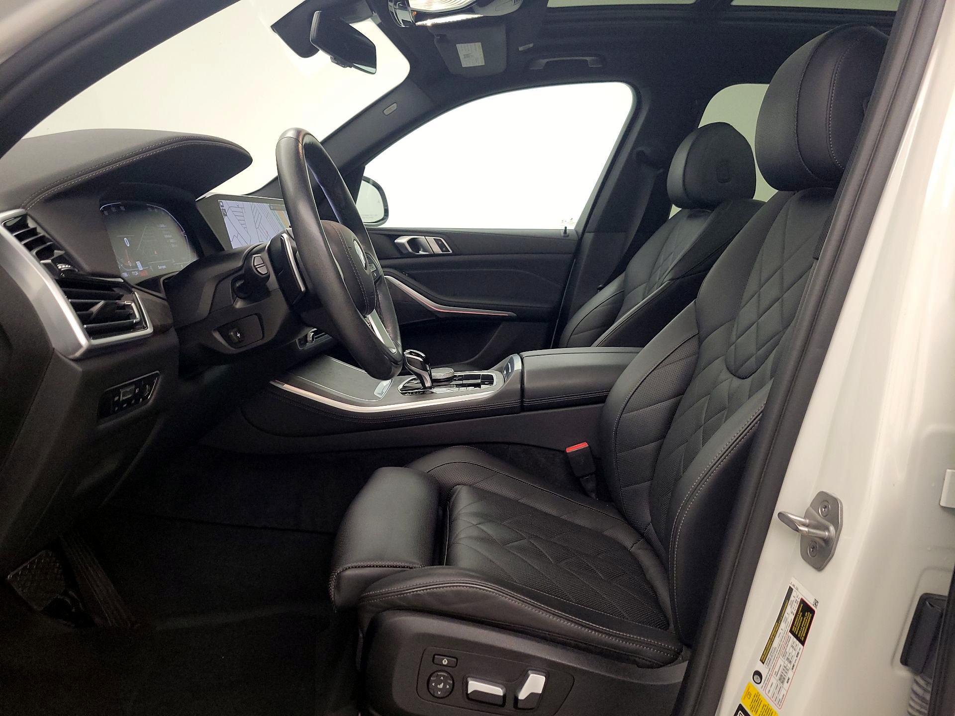 Thumbnail: 2023 BMW X5 - 11