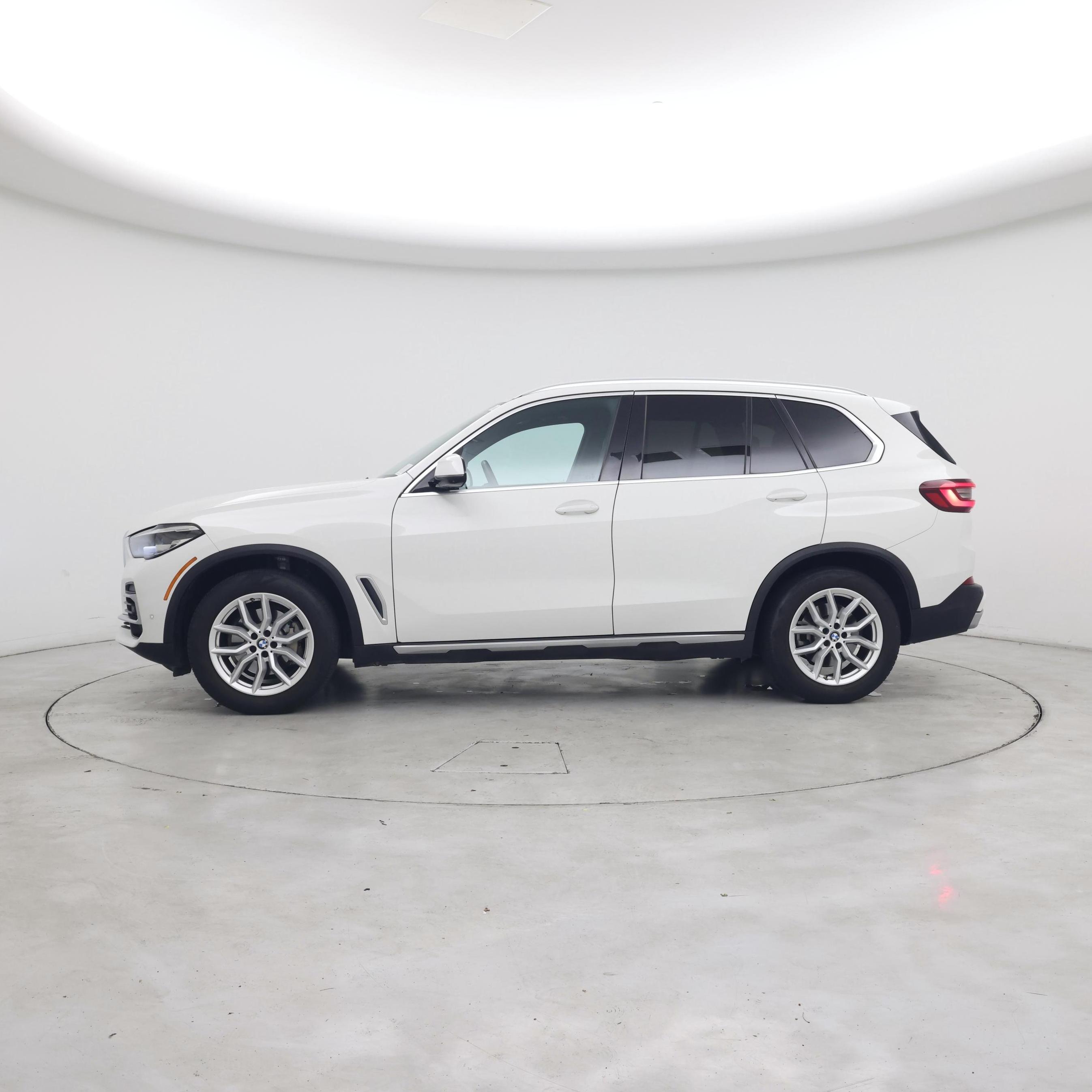 Thumbnail: 2023 BMW X5 - 3