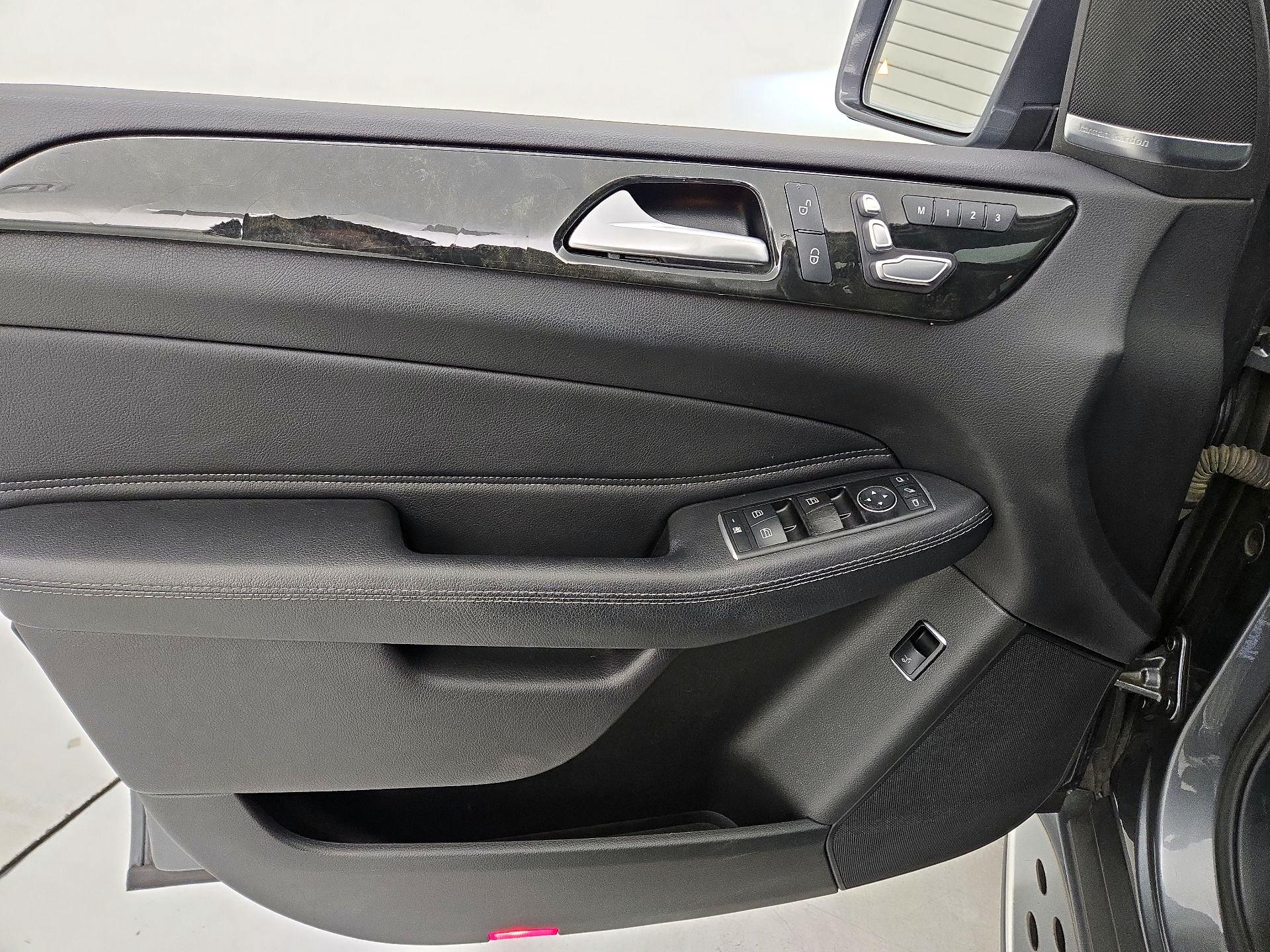 Thumbnail: 2017 Mercedes-Benz GLE - 12
