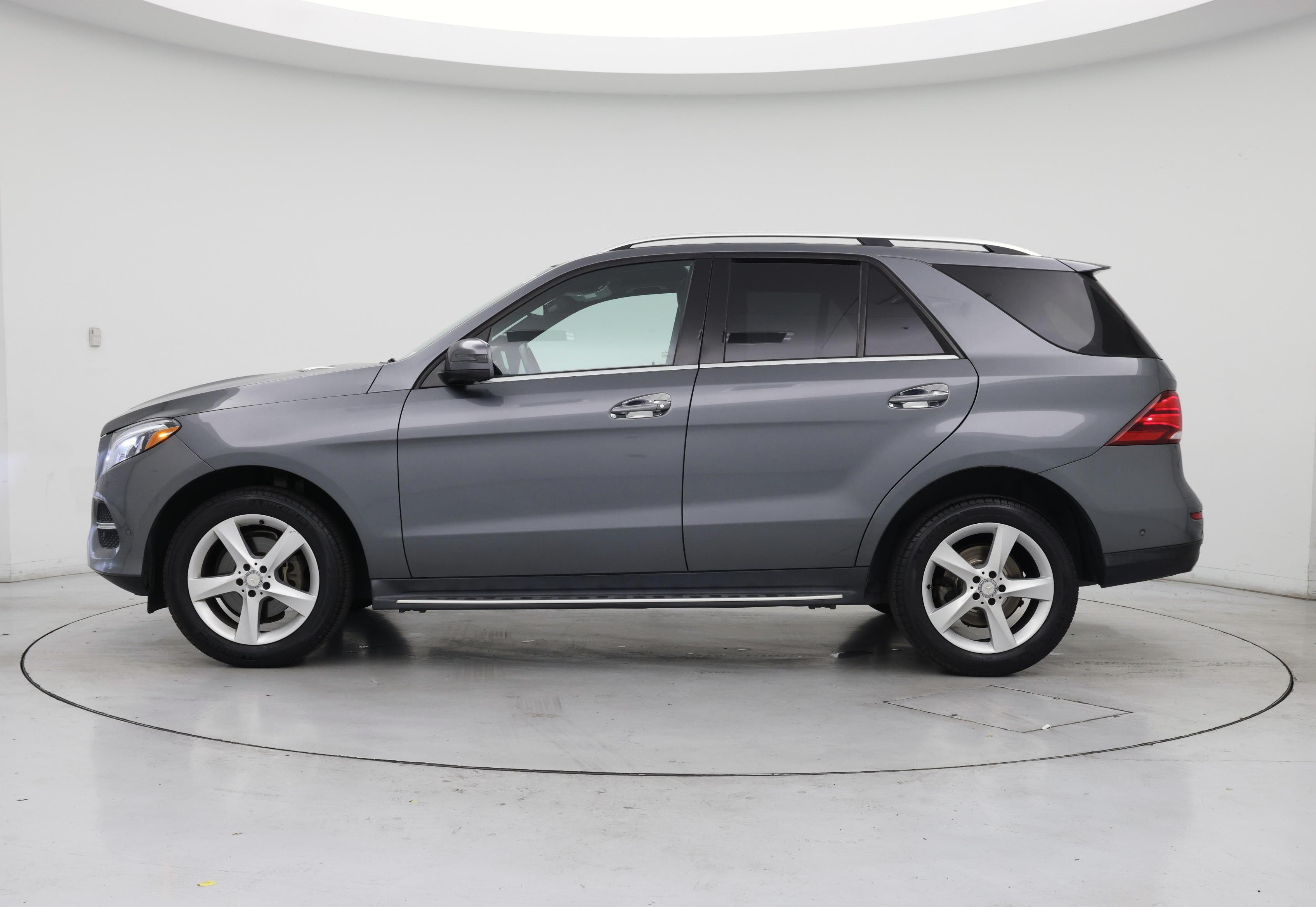 Thumbnail: 2017 Mercedes-Benz GLE - 3