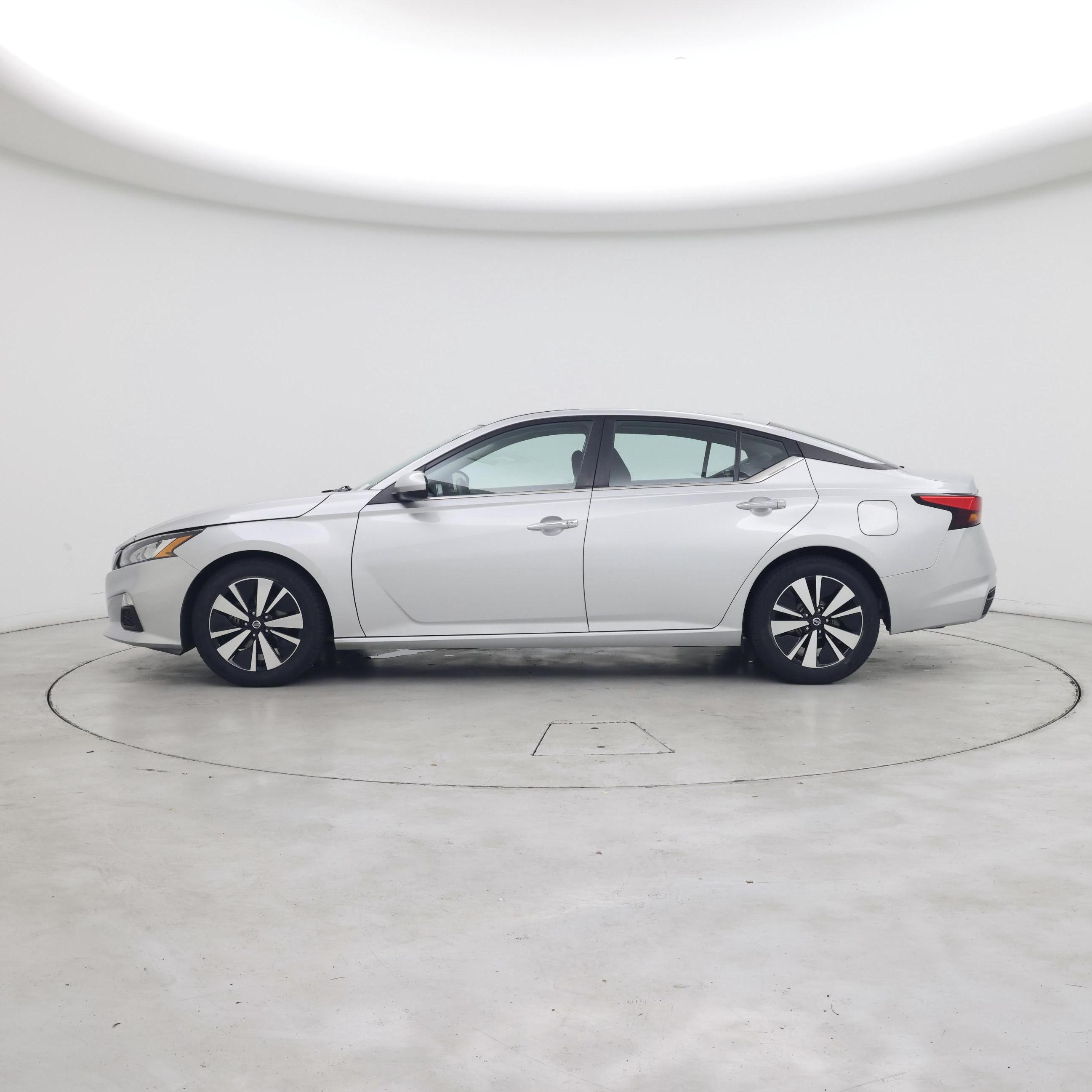 Thumbnail: 2022 Nissan Altima - 3