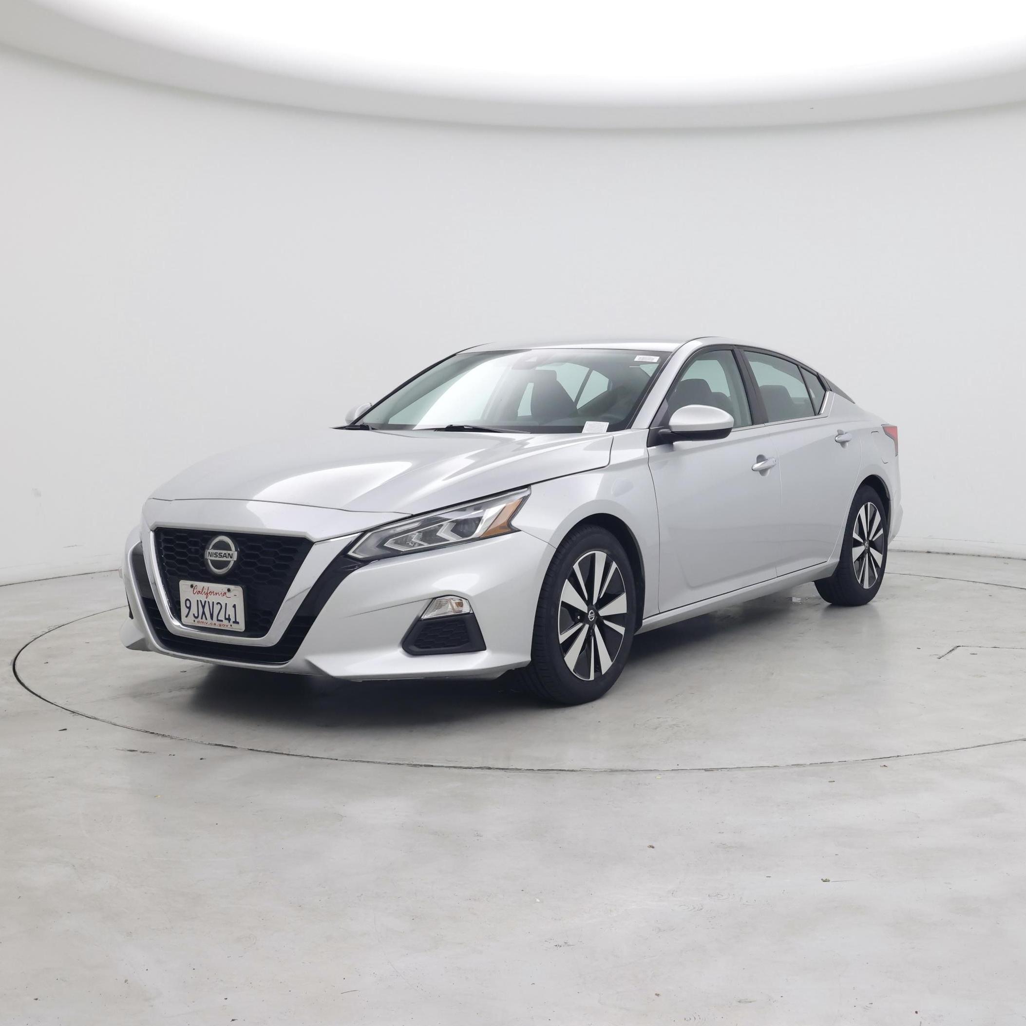 Thumbnail: 2022 Nissan Altima - 4