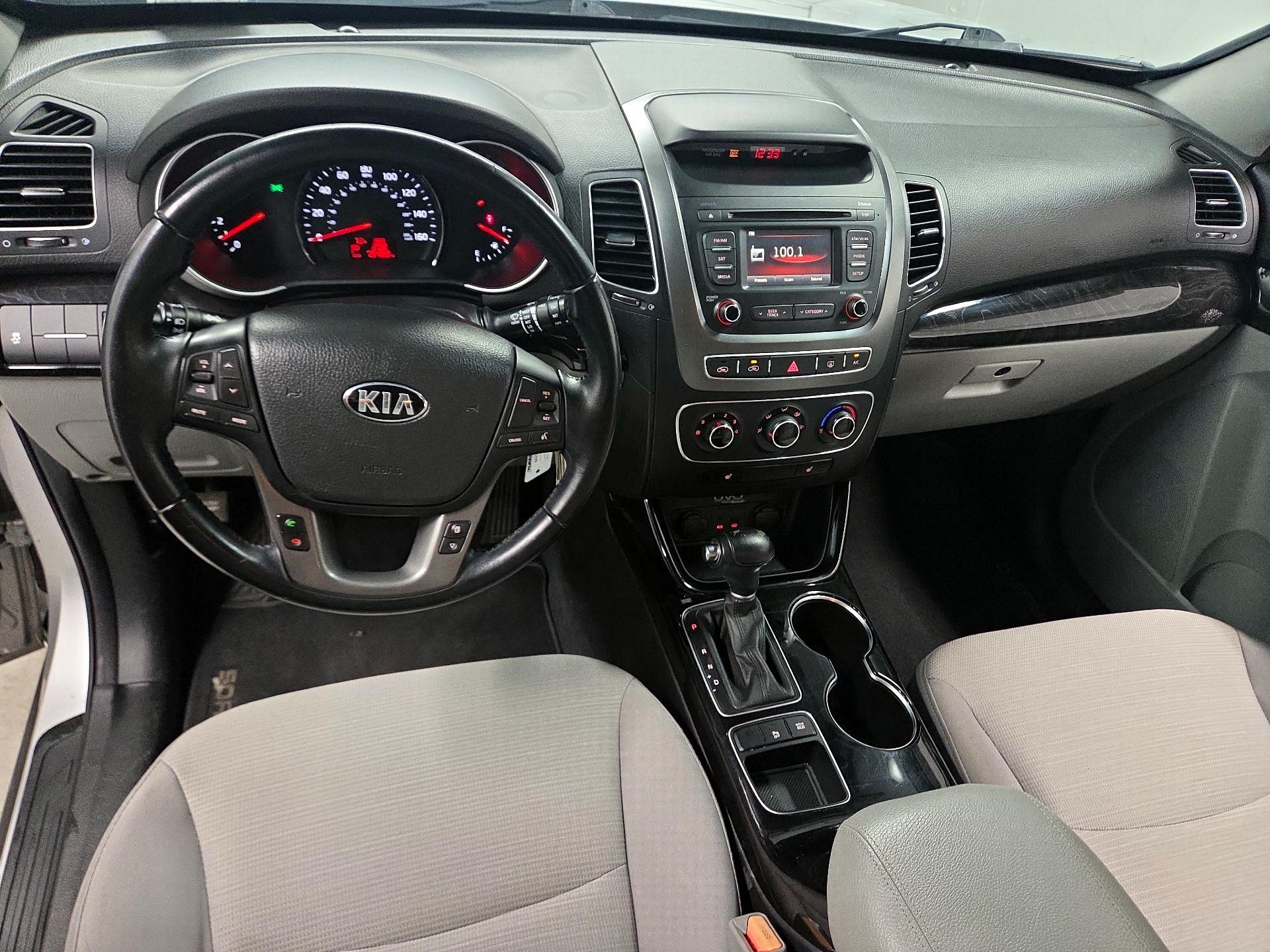 Thumbnail: 2015 Kia Sorento - 9