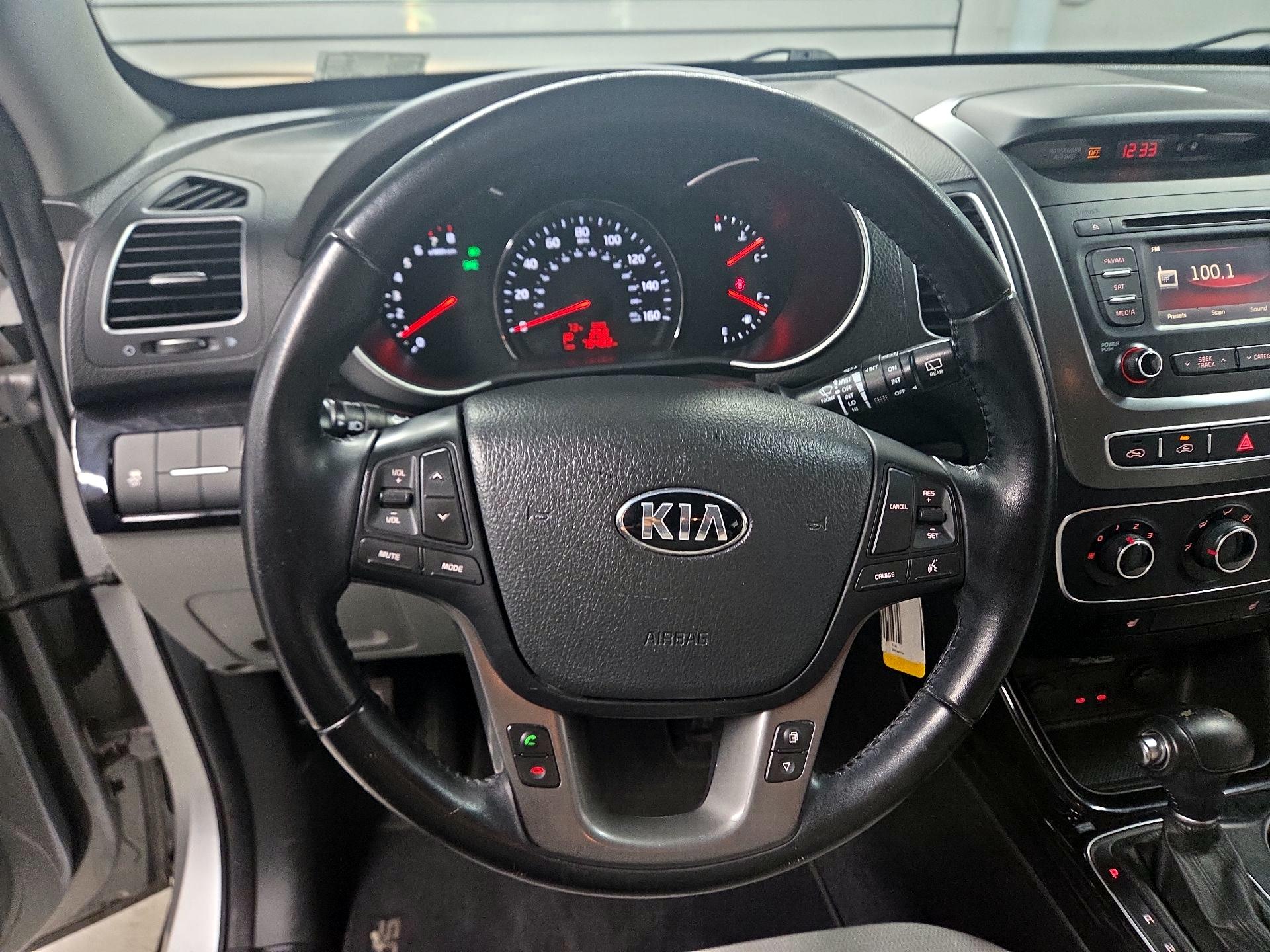 Thumbnail: 2015 Kia Sorento - 10