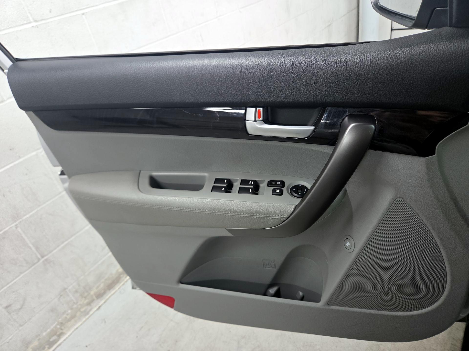 Thumbnail: 2015 Kia Sorento - 12