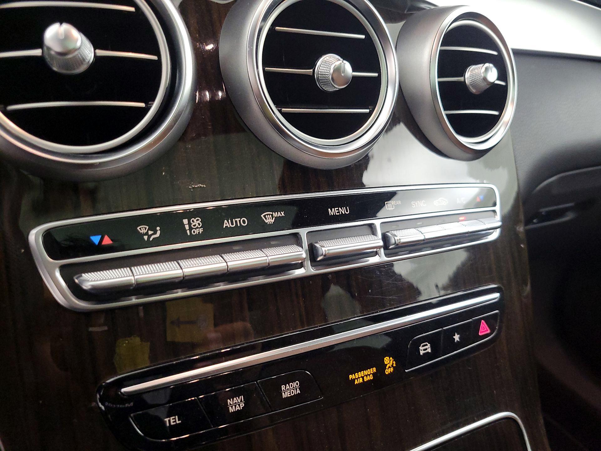 Thumbnail: 2022 Mercedes-Benz GLC - 16