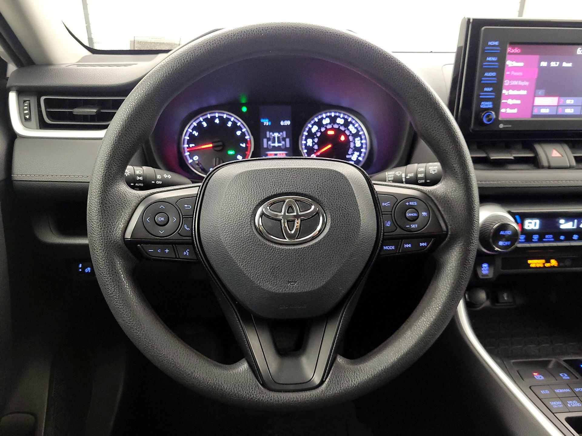 Thumbnail: 2020 Toyota RAV4 - 10