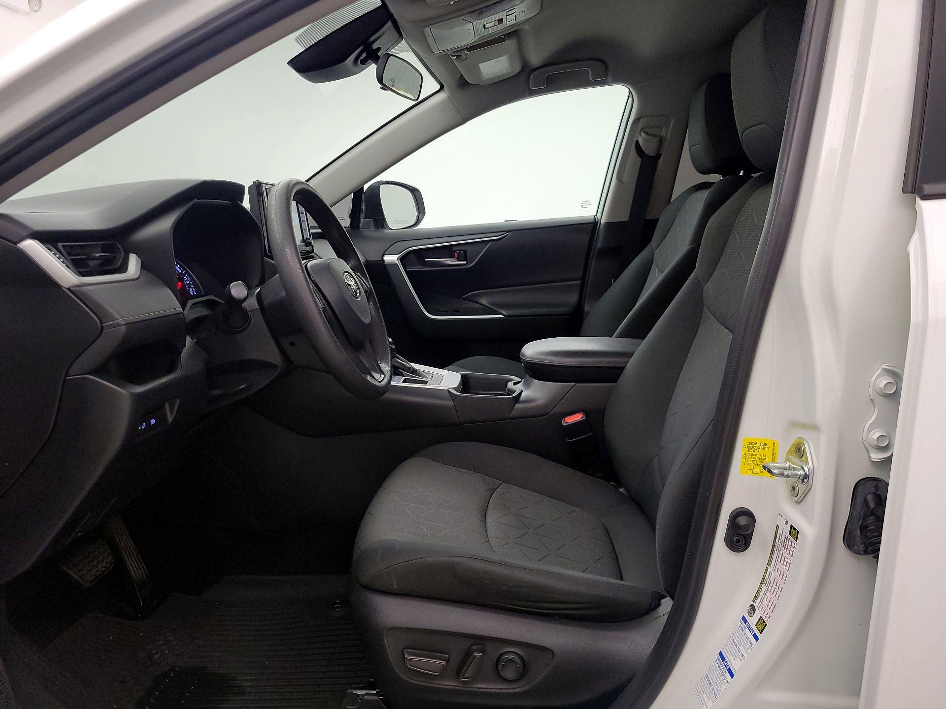 Thumbnail: 2020 Toyota RAV4 - 11