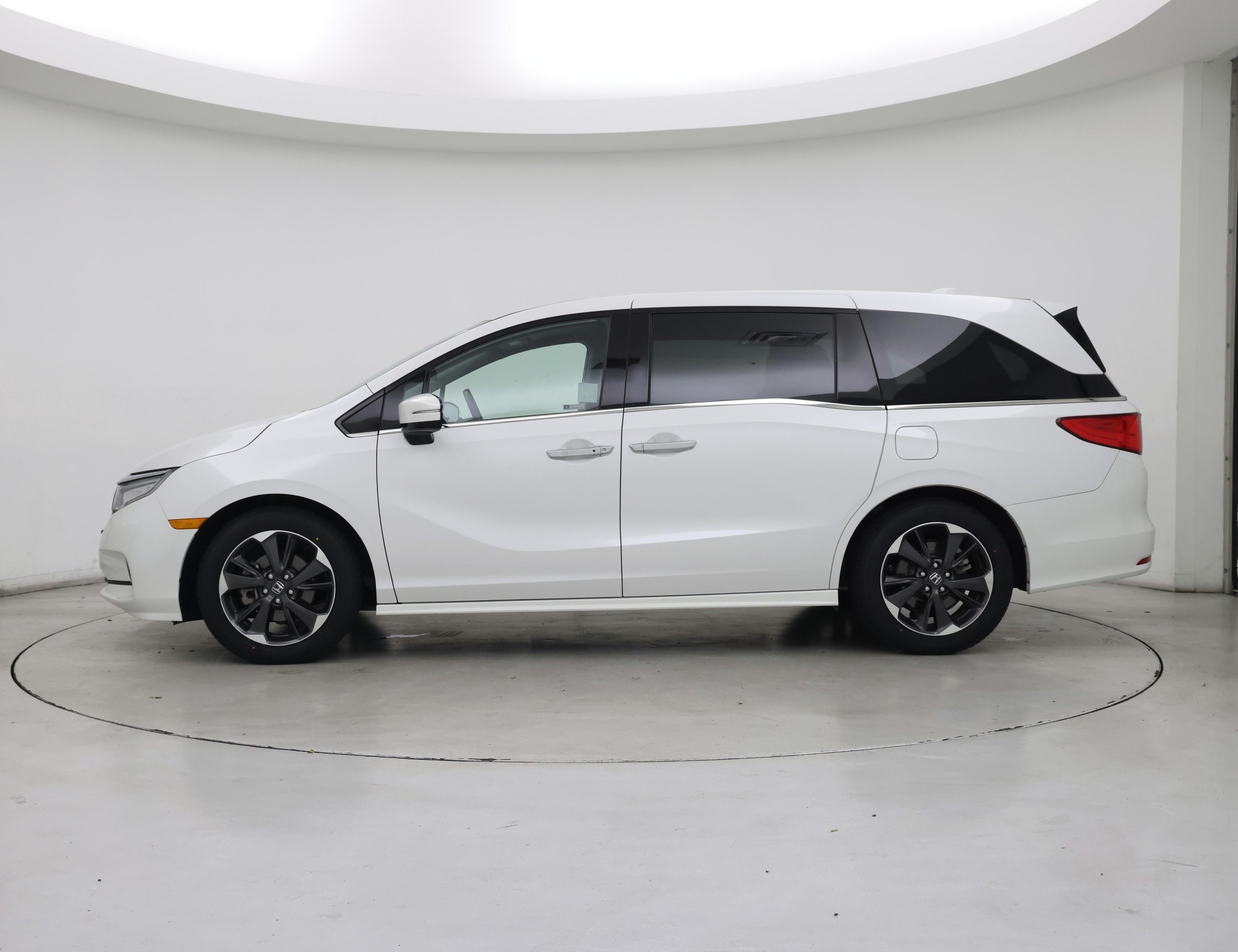 Thumbnail: 2023 Honda Odyssey - 3