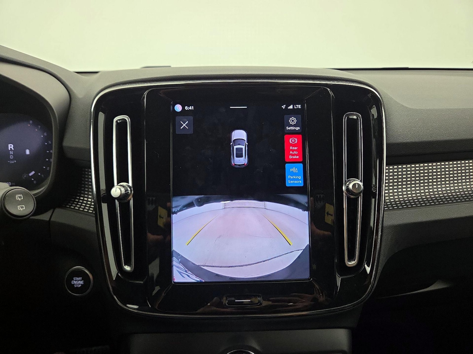 2023 Volvo XC40 Plus - Photo 16