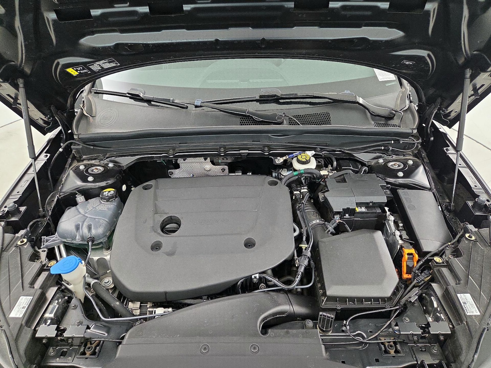 2023 Volvo XC40 Plus - Photo 24