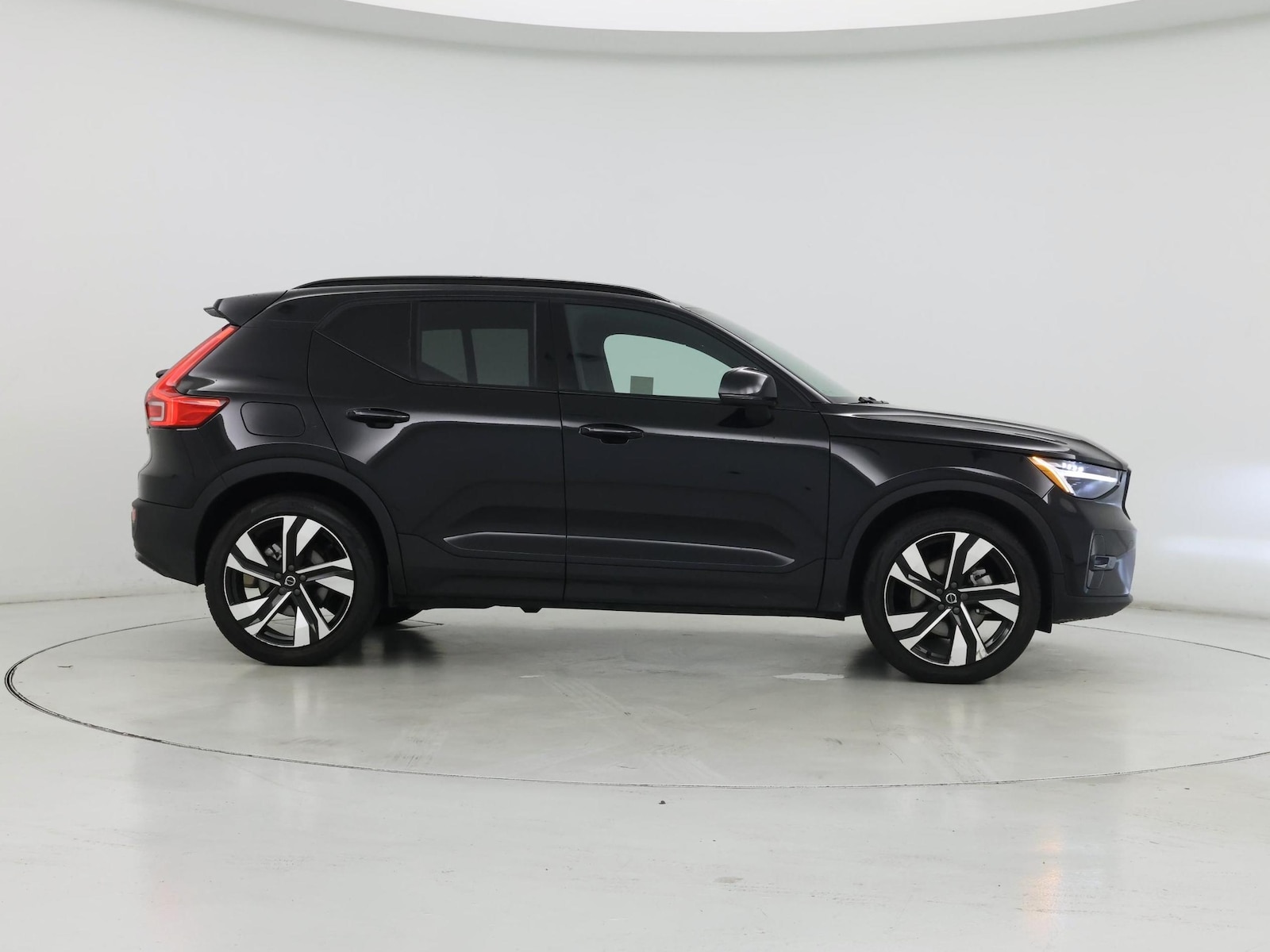 2023 Volvo XC40 Plus - Photo 8
