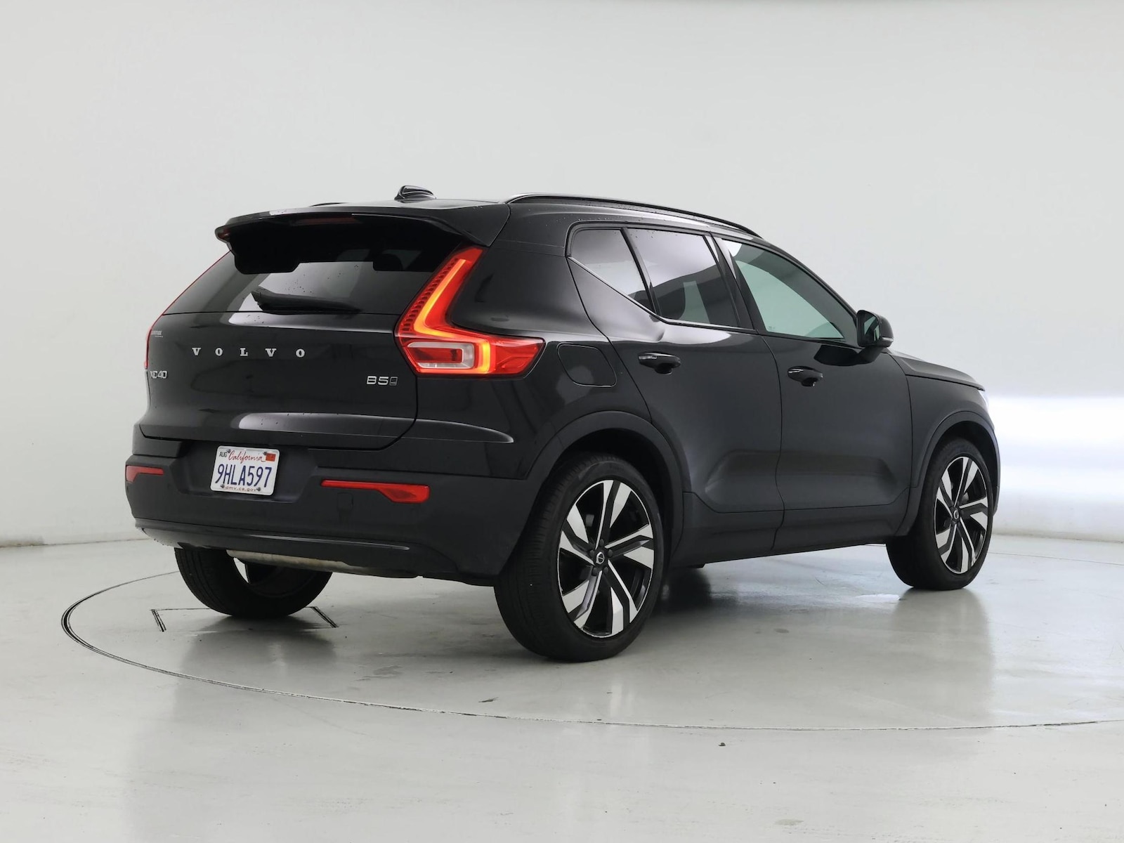 2023 Volvo XC40 Plus - Photo 9