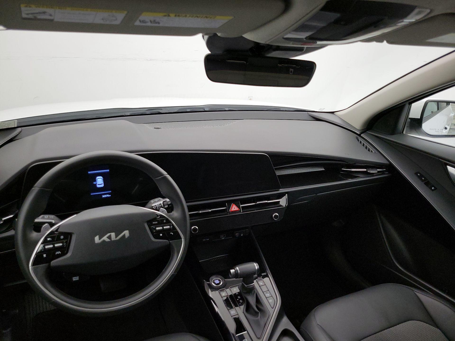 Thumbnail: 2023 Kia Niro - 9
