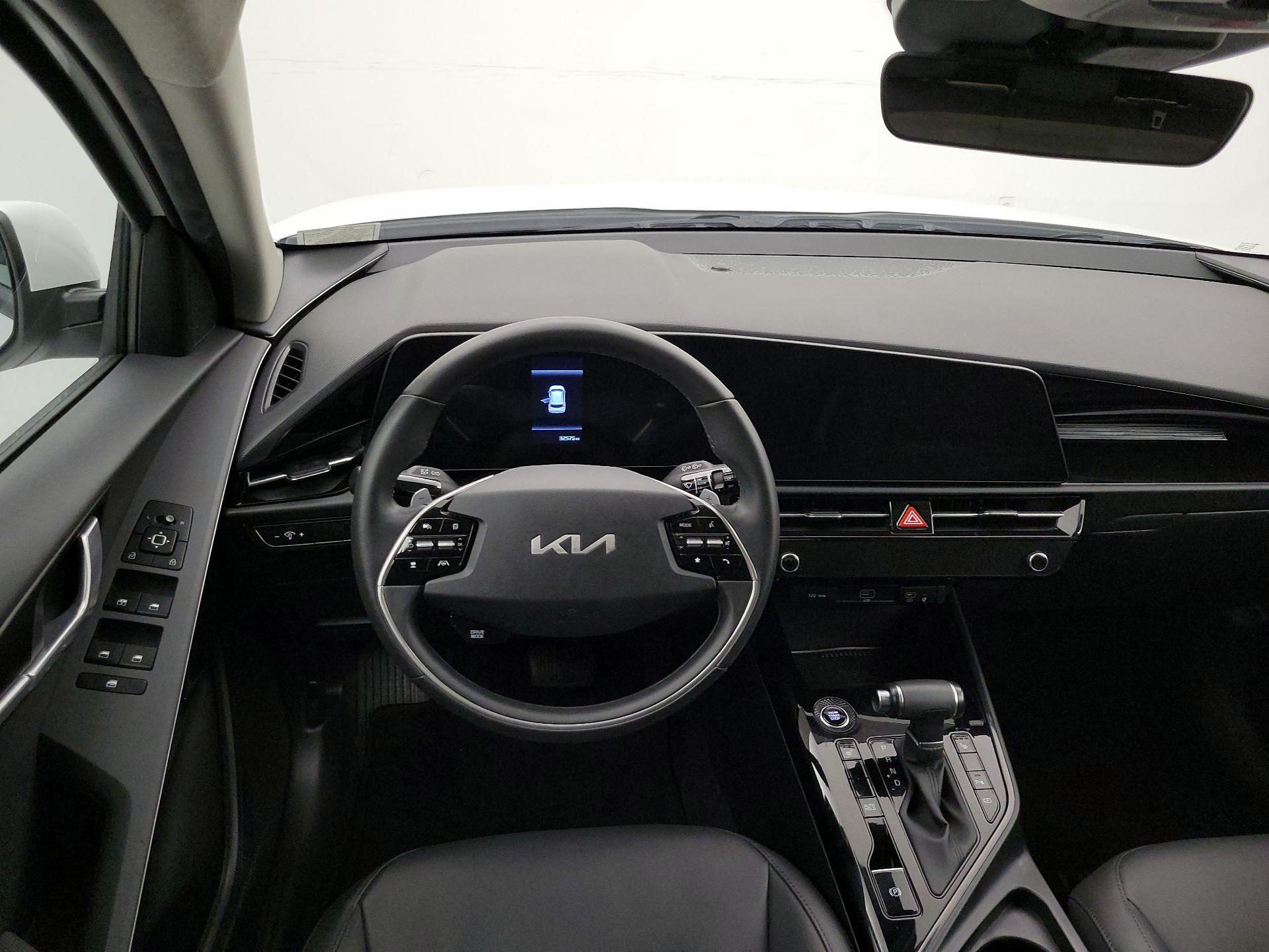 Thumbnail: 2023 Kia Niro - 10