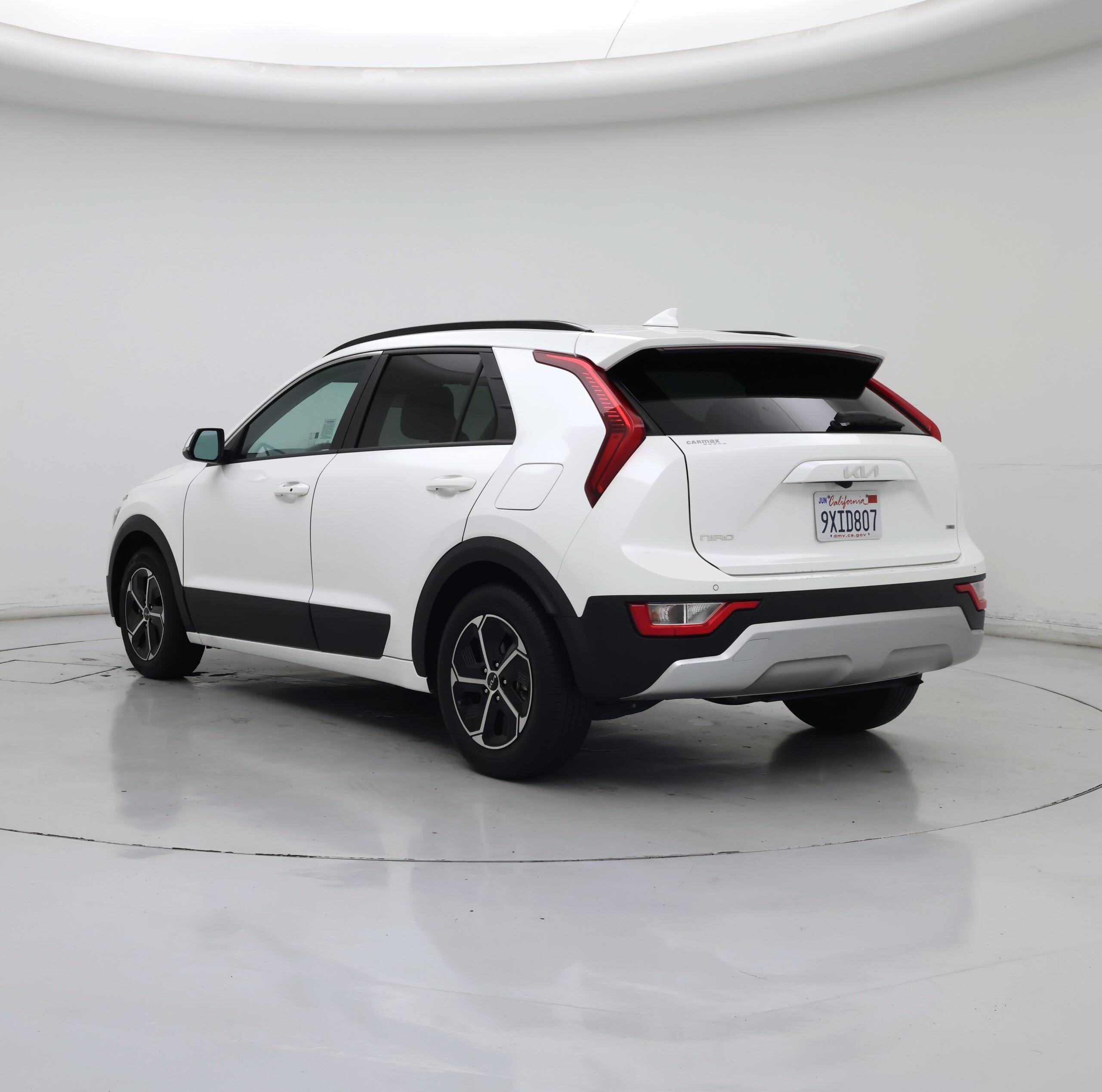 Thumbnail: 2023 Kia Niro - 2