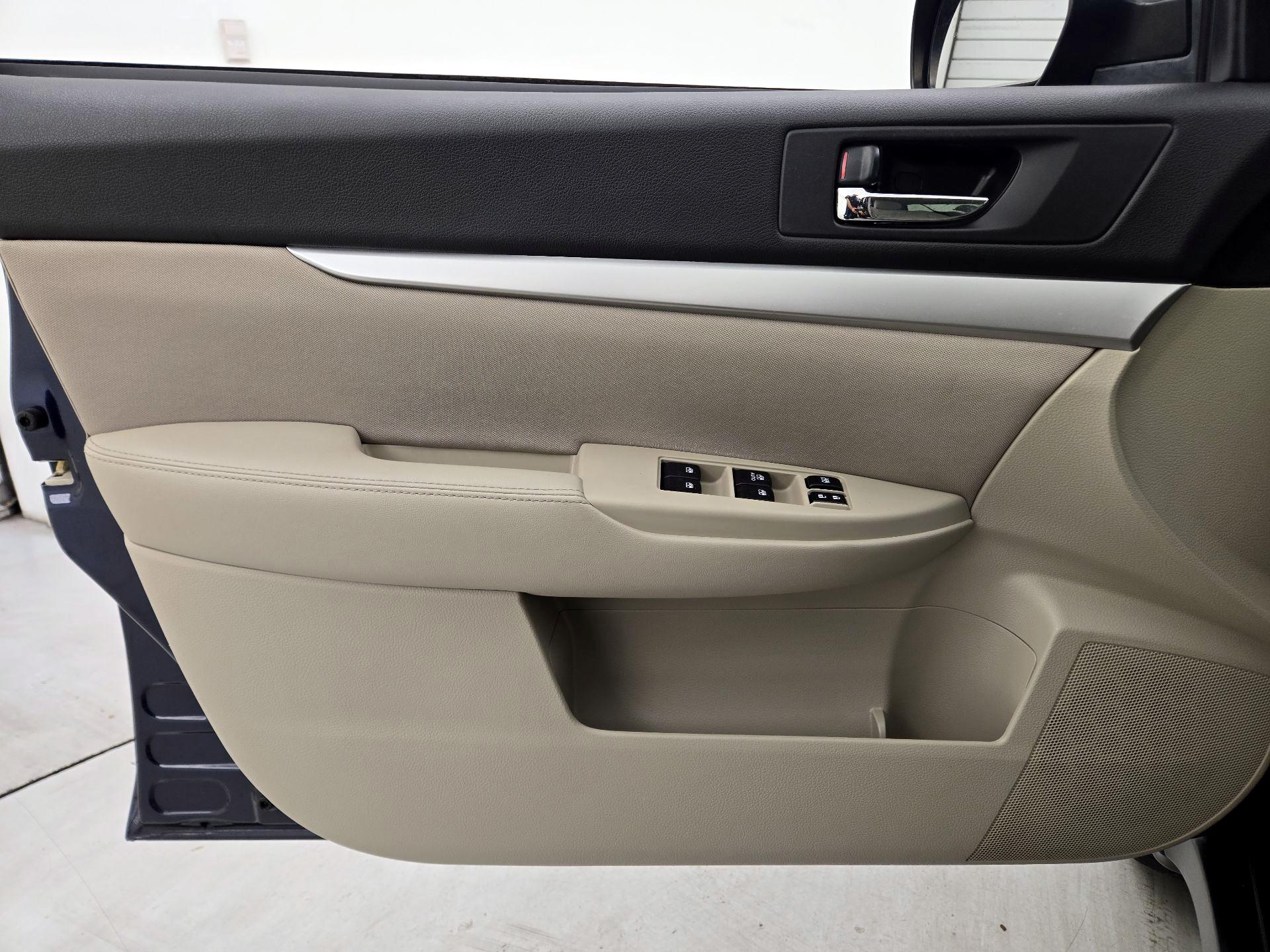 Thumbnail: 2014 Subaru Outback - 12