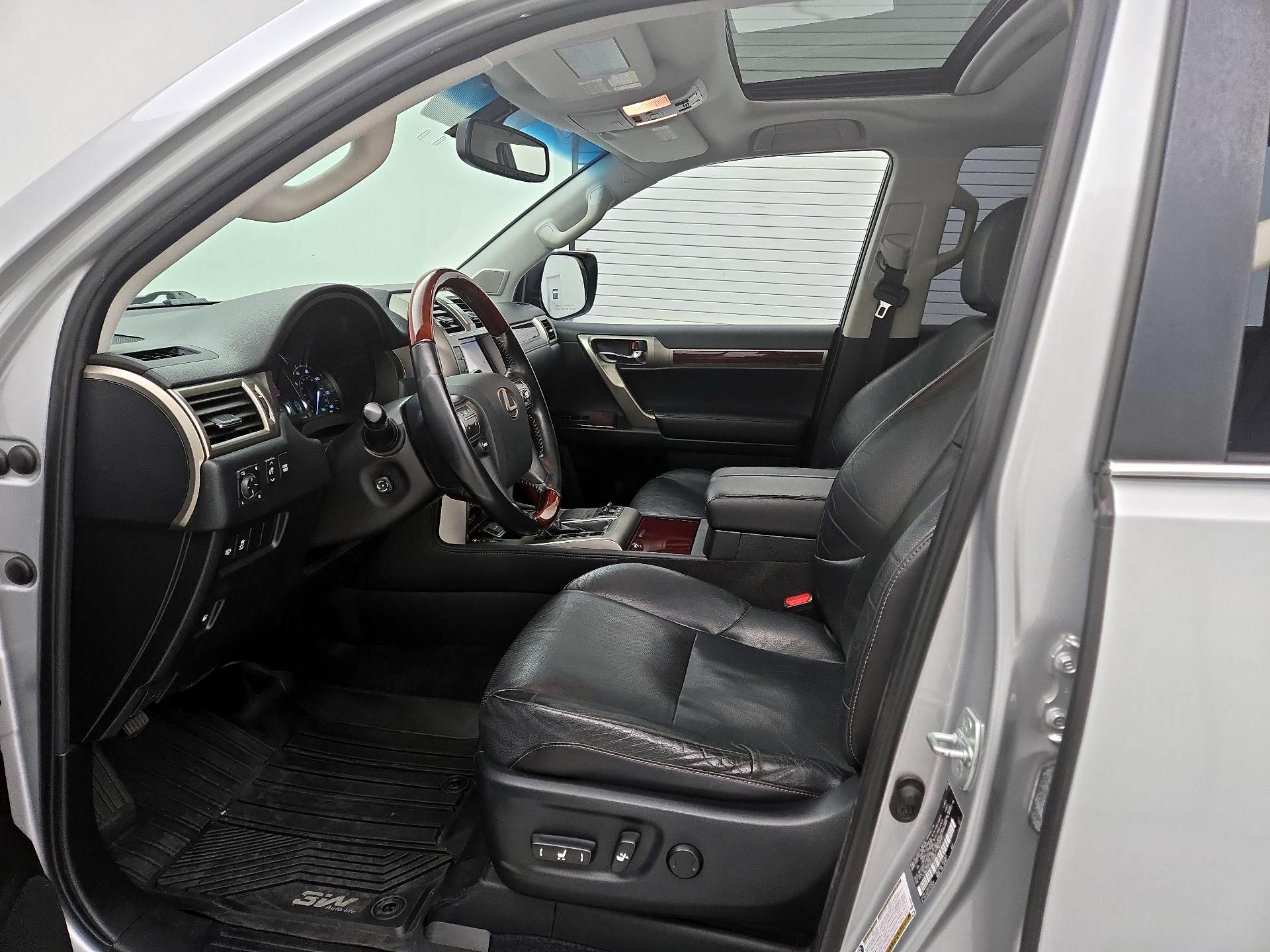 Thumbnail: 2016 Lexus GX - 11