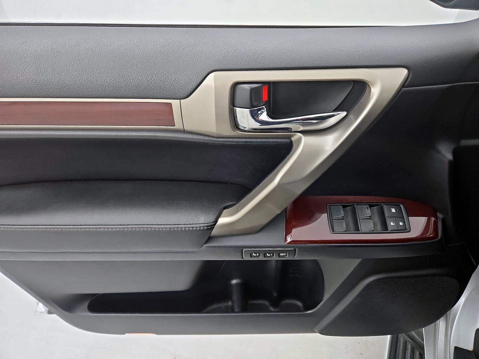 Thumbnail: 2016 Lexus GX - 12