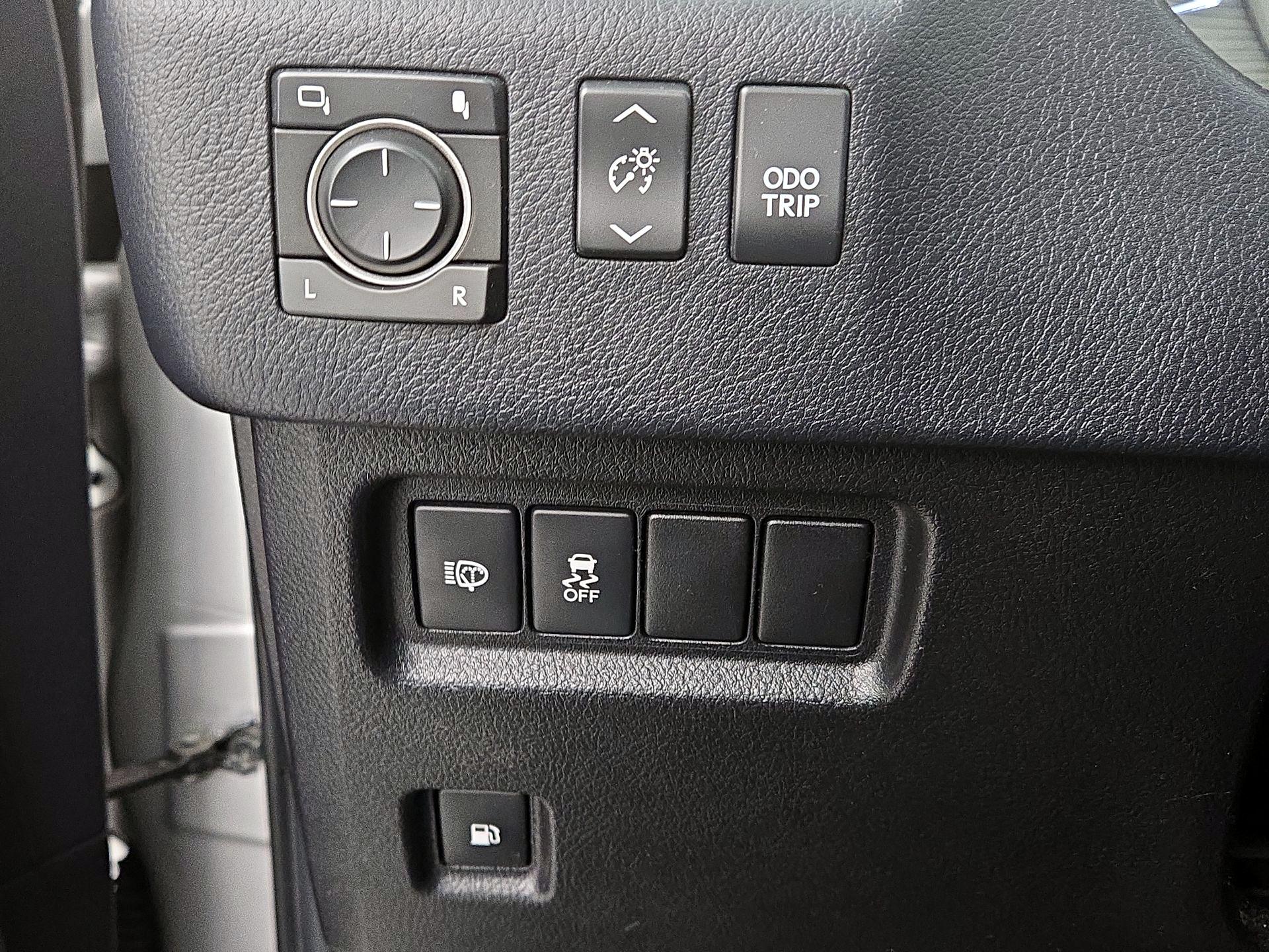 Thumbnail: 2016 Lexus GX - 13