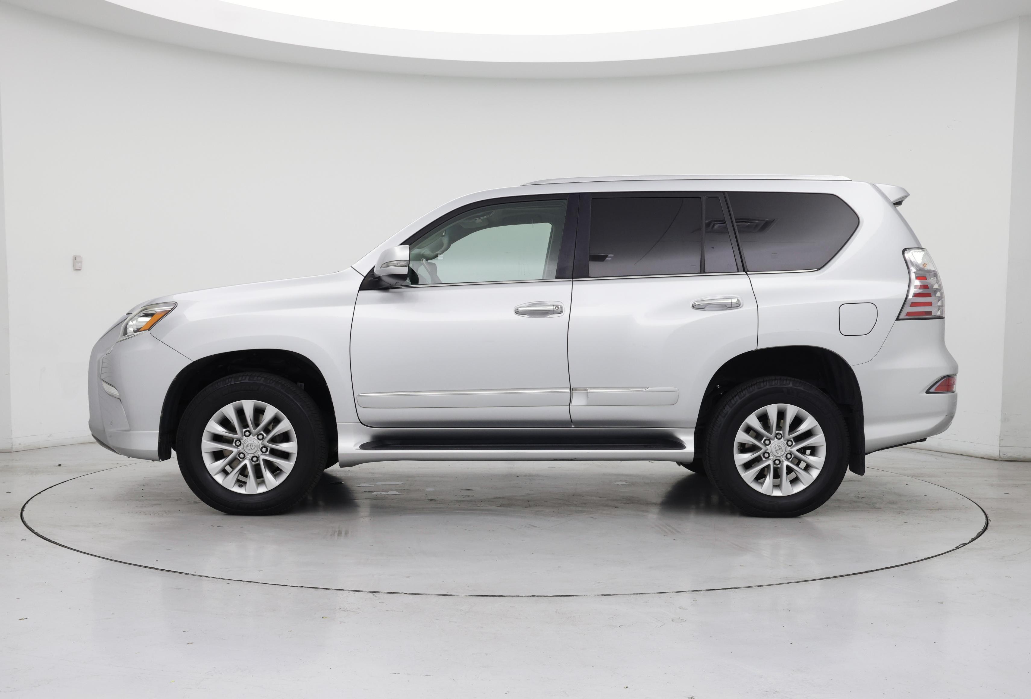 Thumbnail: 2016 Lexus GX - 3