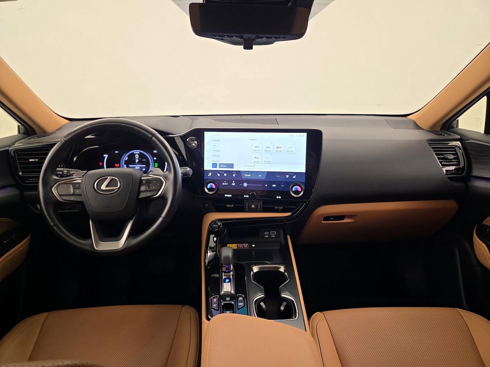 2024 Lexus NX PHEV 450h+ - Photo 10