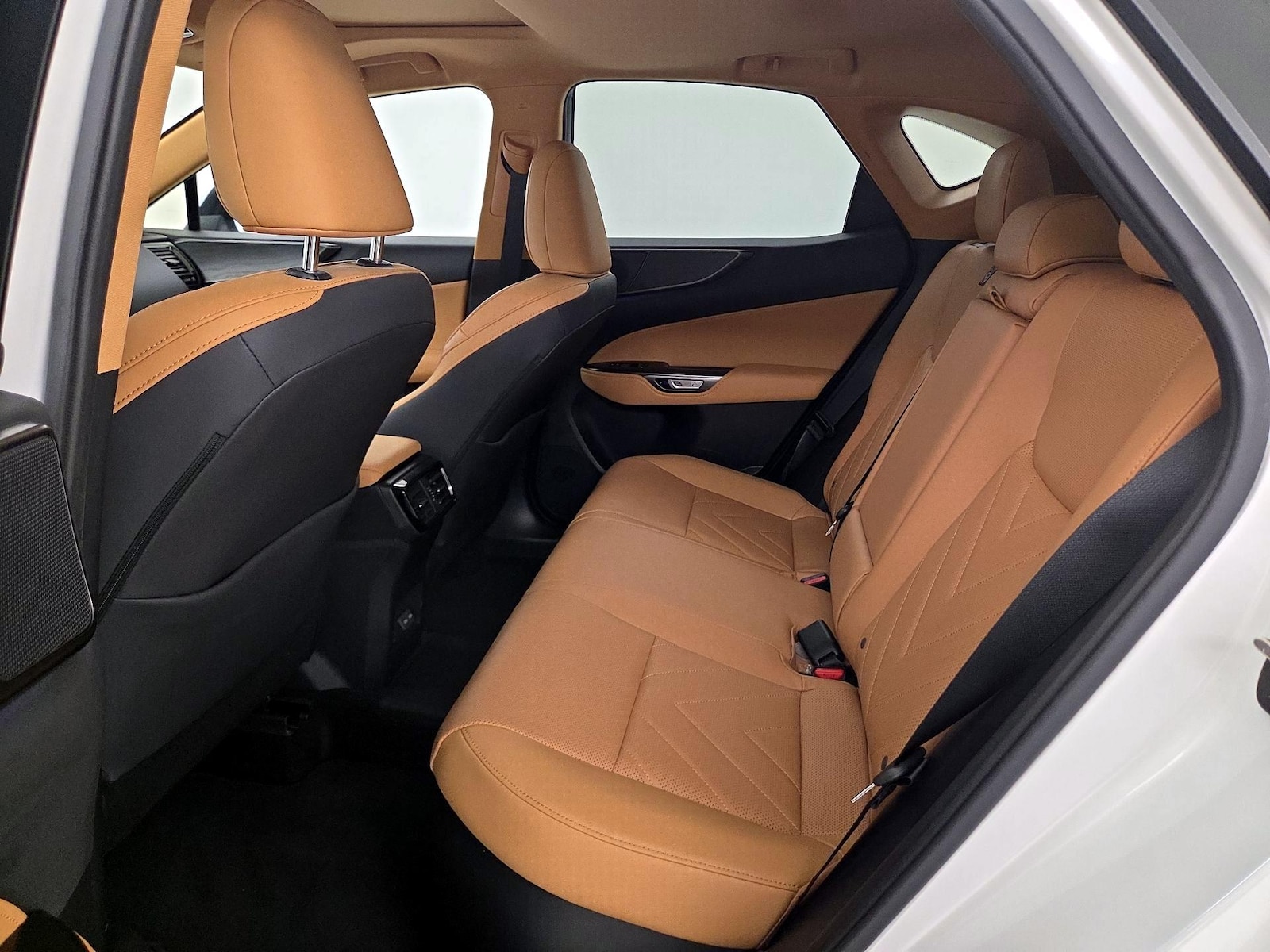 2024 Lexus NX PHEV 450h+ - Photo 22