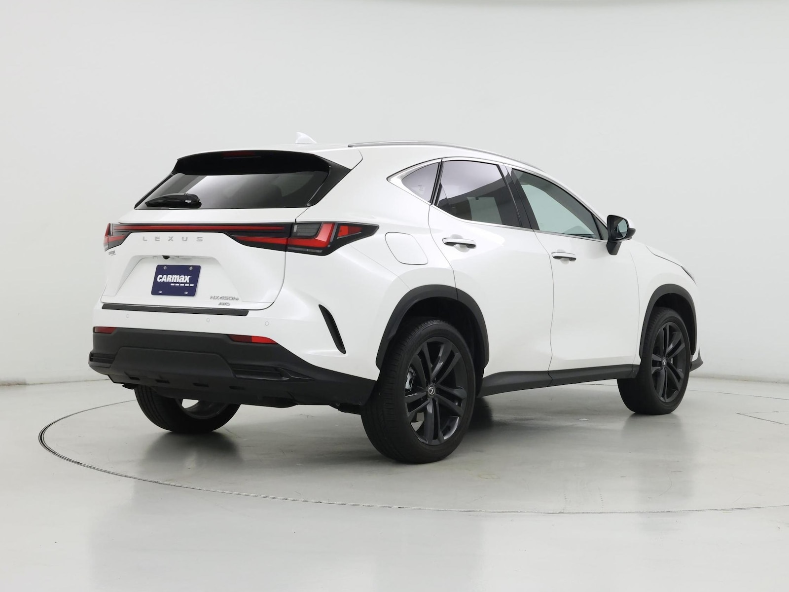 2024 Lexus NX PHEV 450h+ - Photo 9