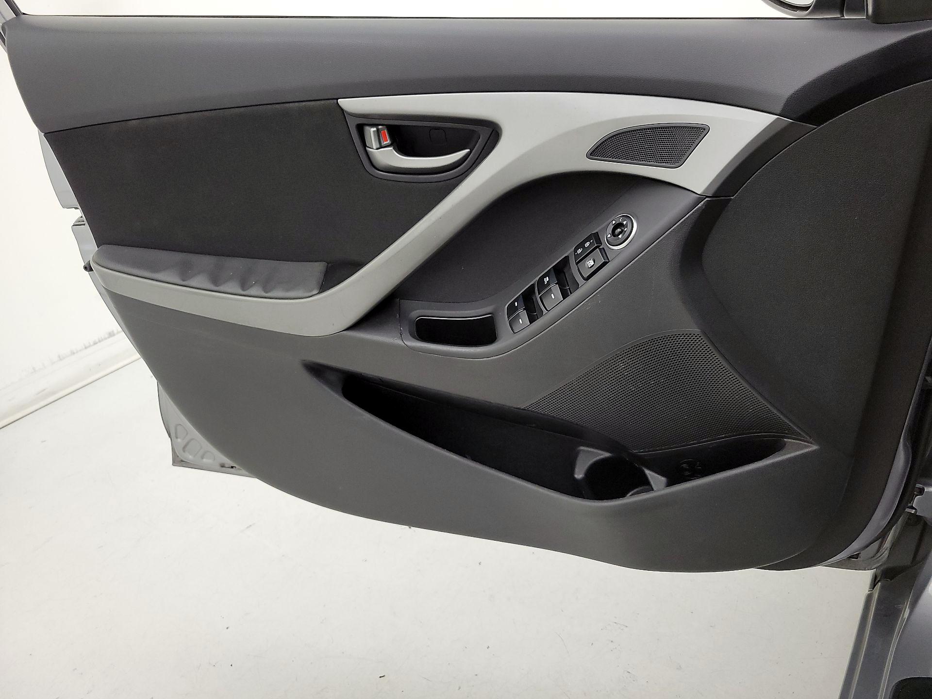 Thumbnail: 2015 Hyundai Elantra - 12