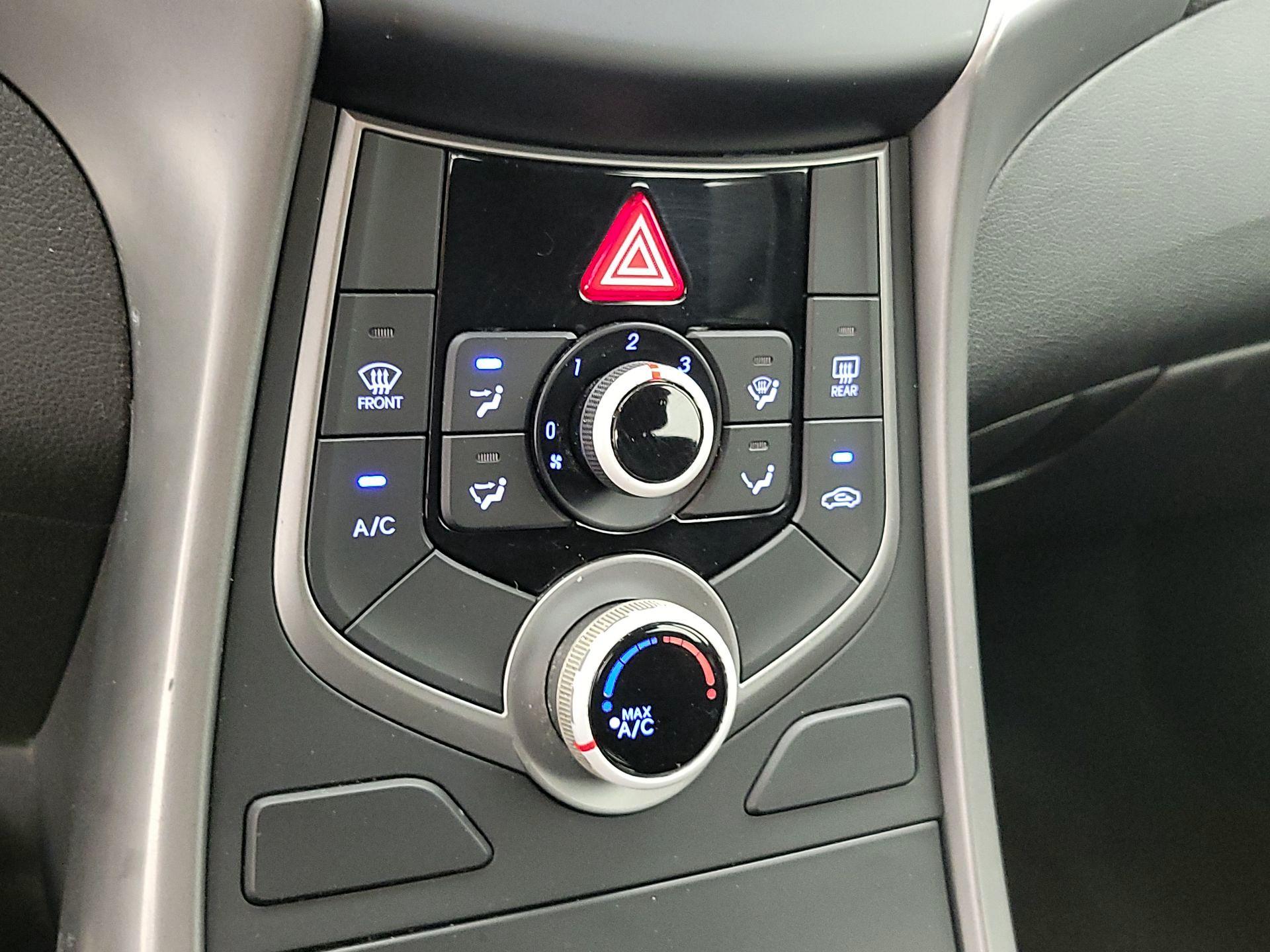 Thumbnail: 2015 Hyundai Elantra - 16