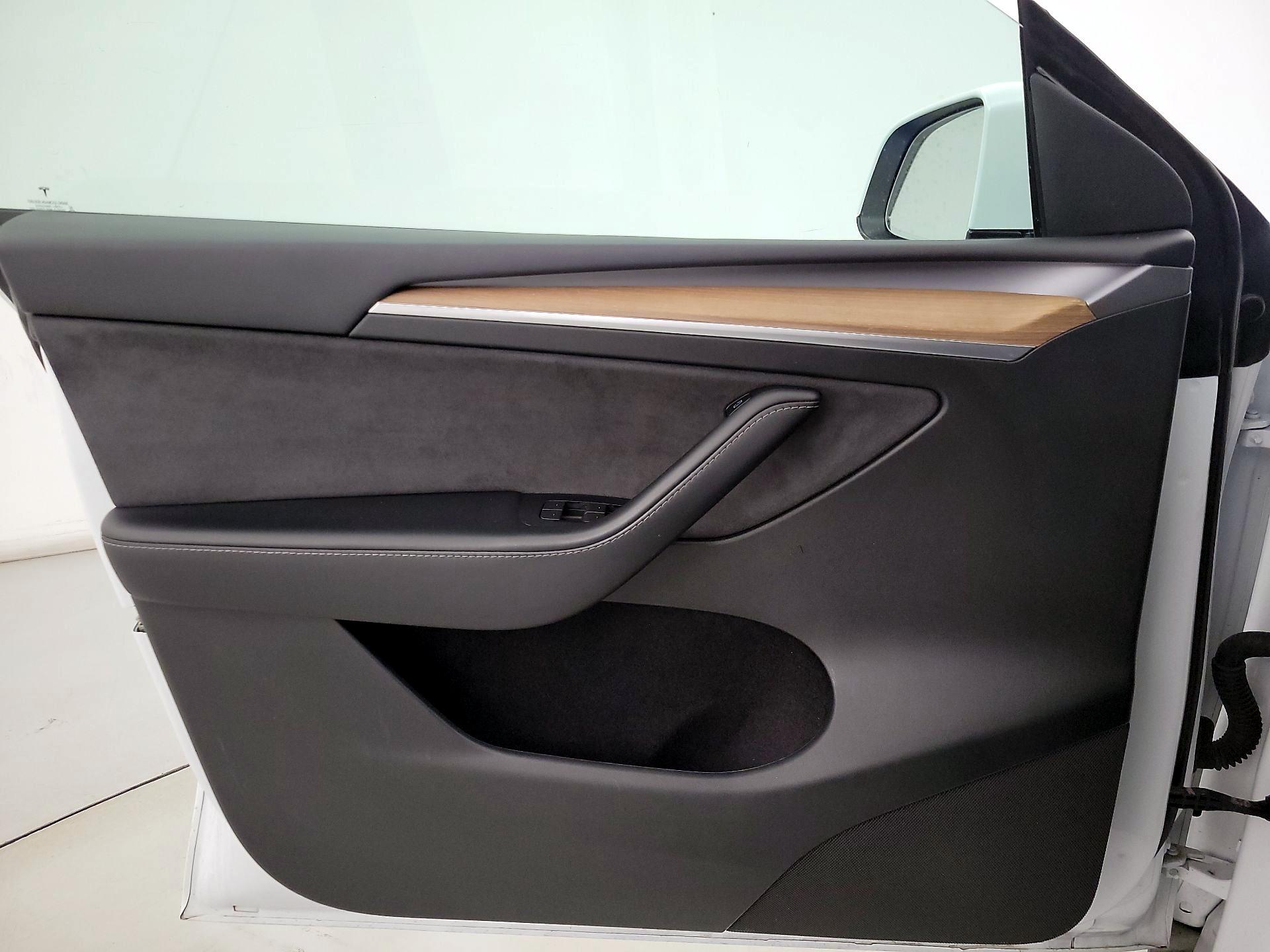 Thumbnail: 2023 Tesla Model Y - 12