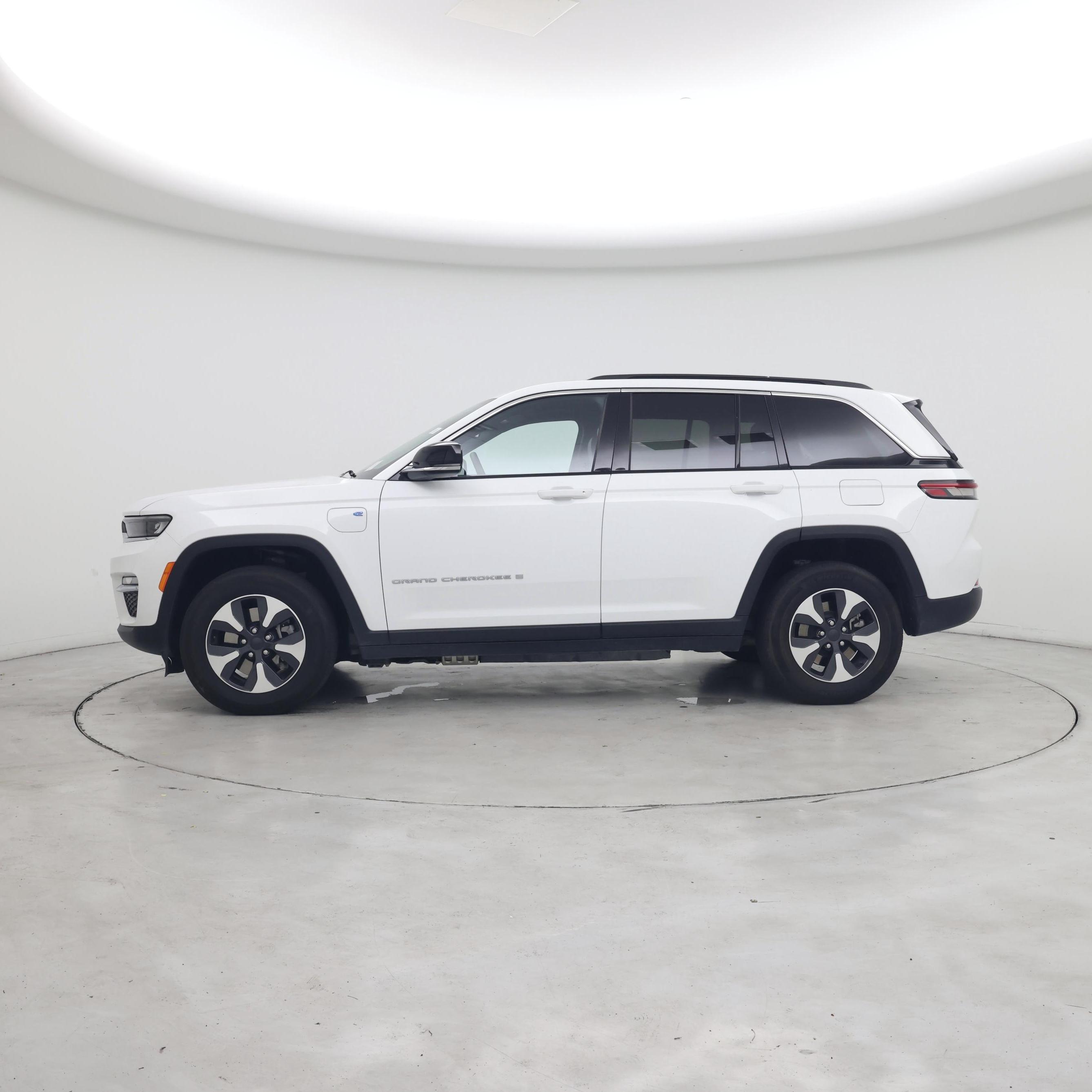 Thumbnail: 2024 Jeep Grand Cherokee - 3