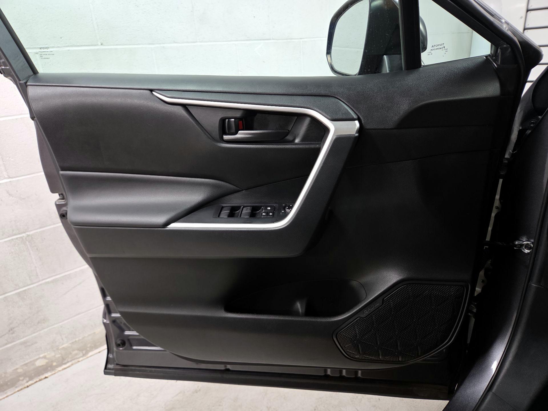 Thumbnail: 2021 Toyota RAV4 - 12