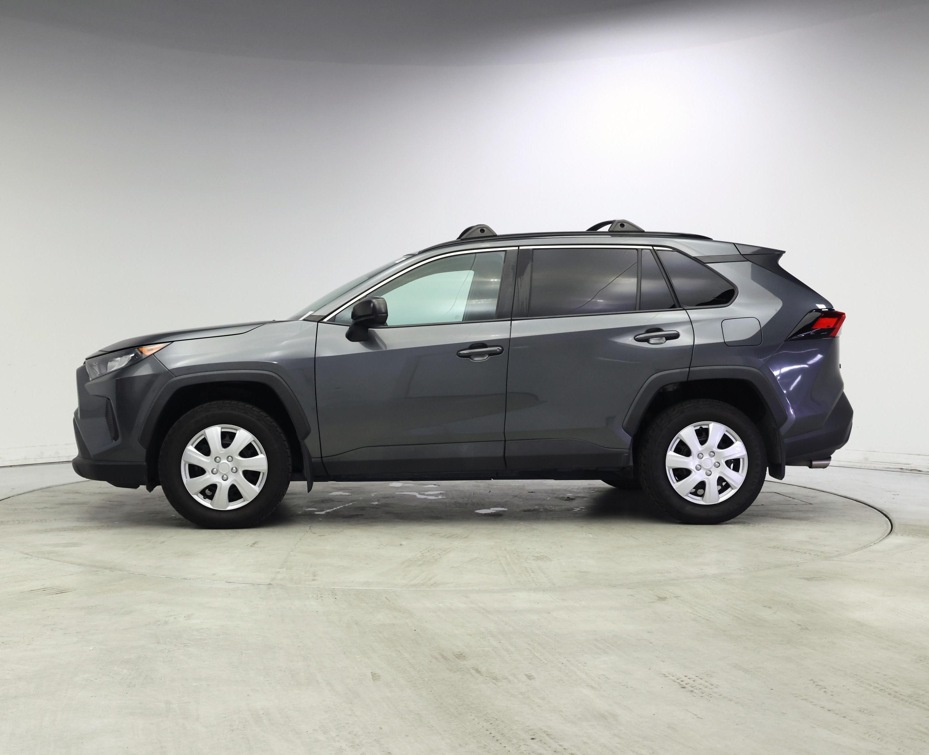Thumbnail: 2021 Toyota RAV4 - 3