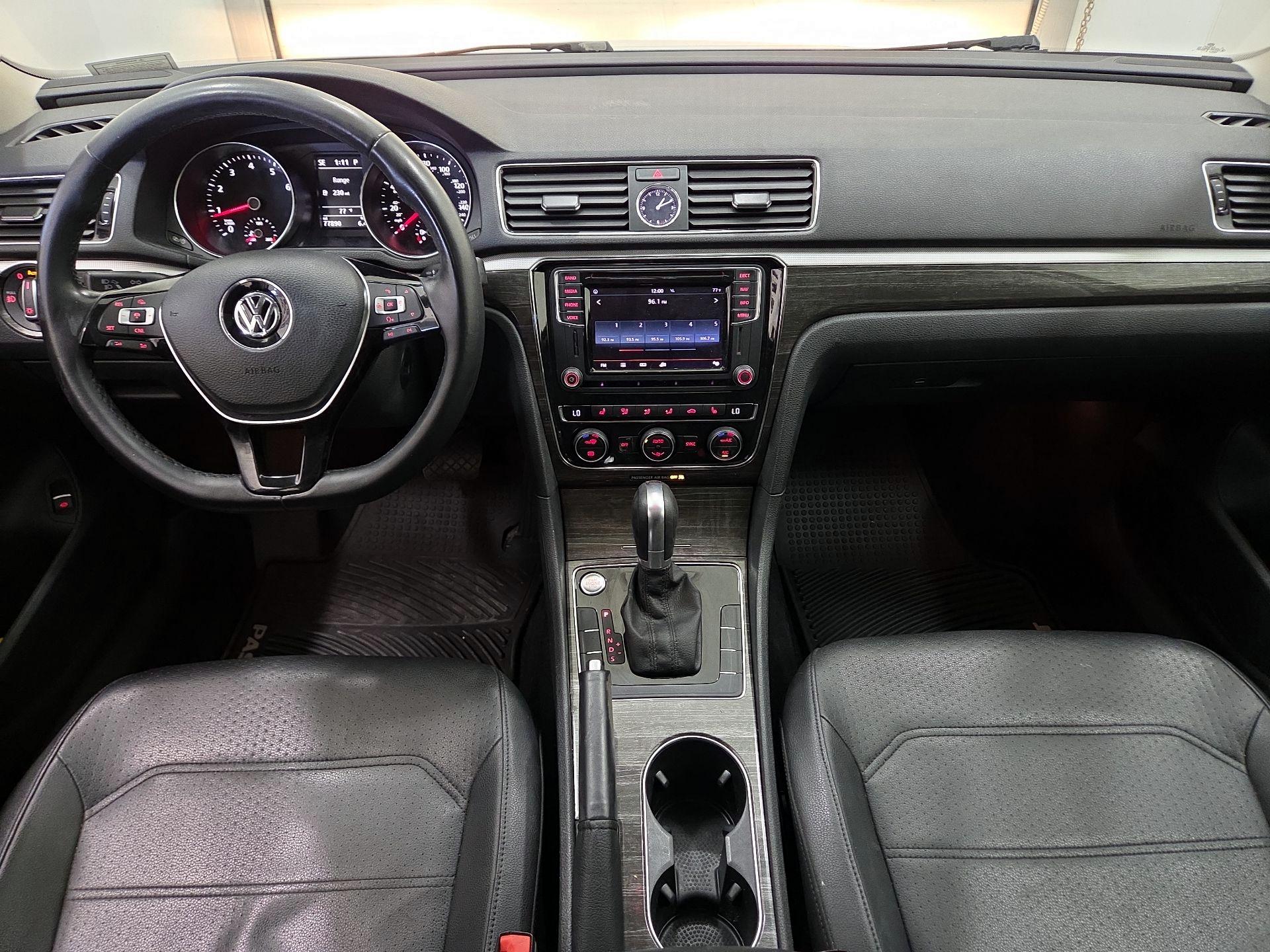 Thumbnail: 2016 Volkswagen Passat - 9