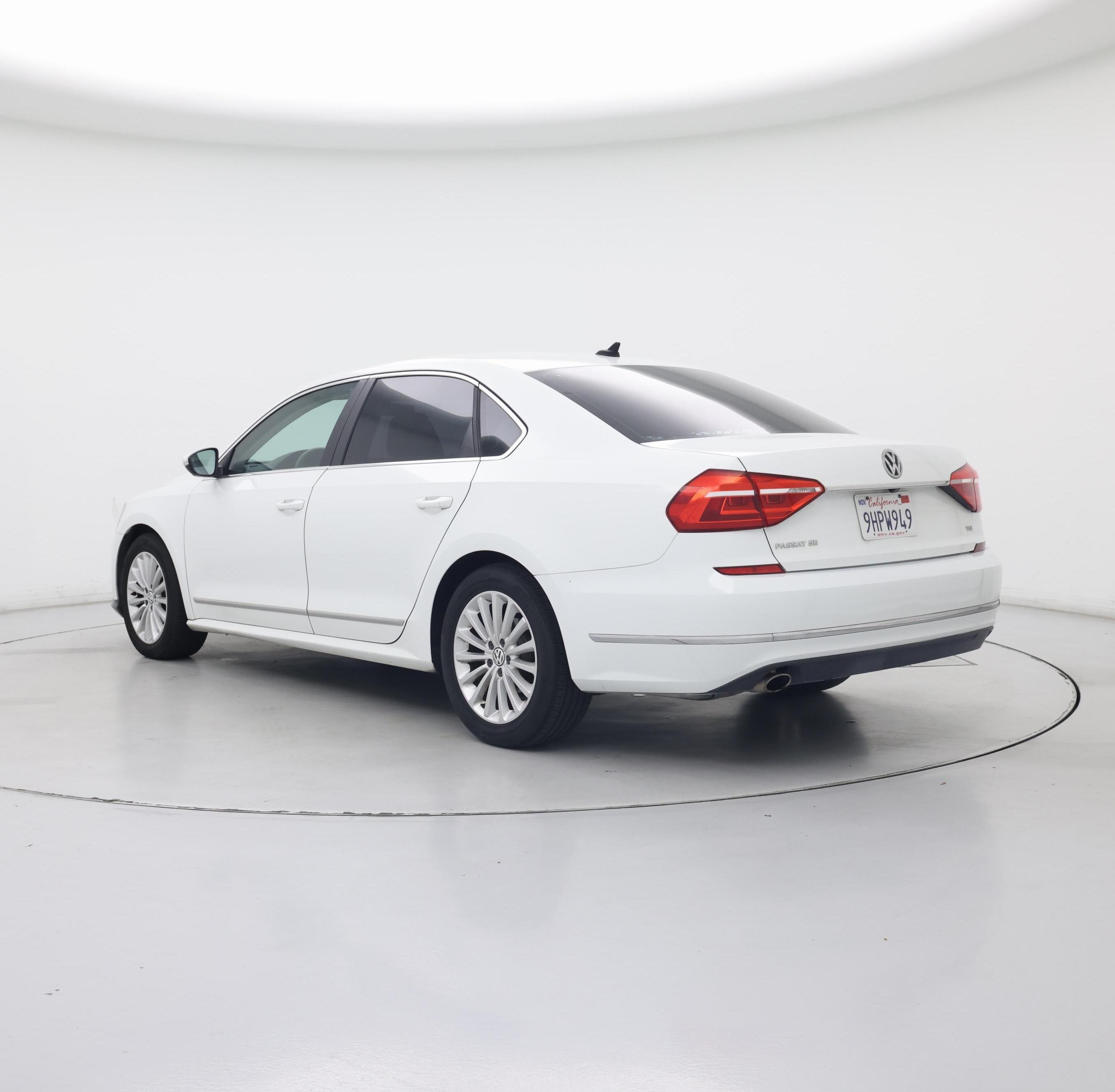 Thumbnail: 2016 Volkswagen Passat - 2