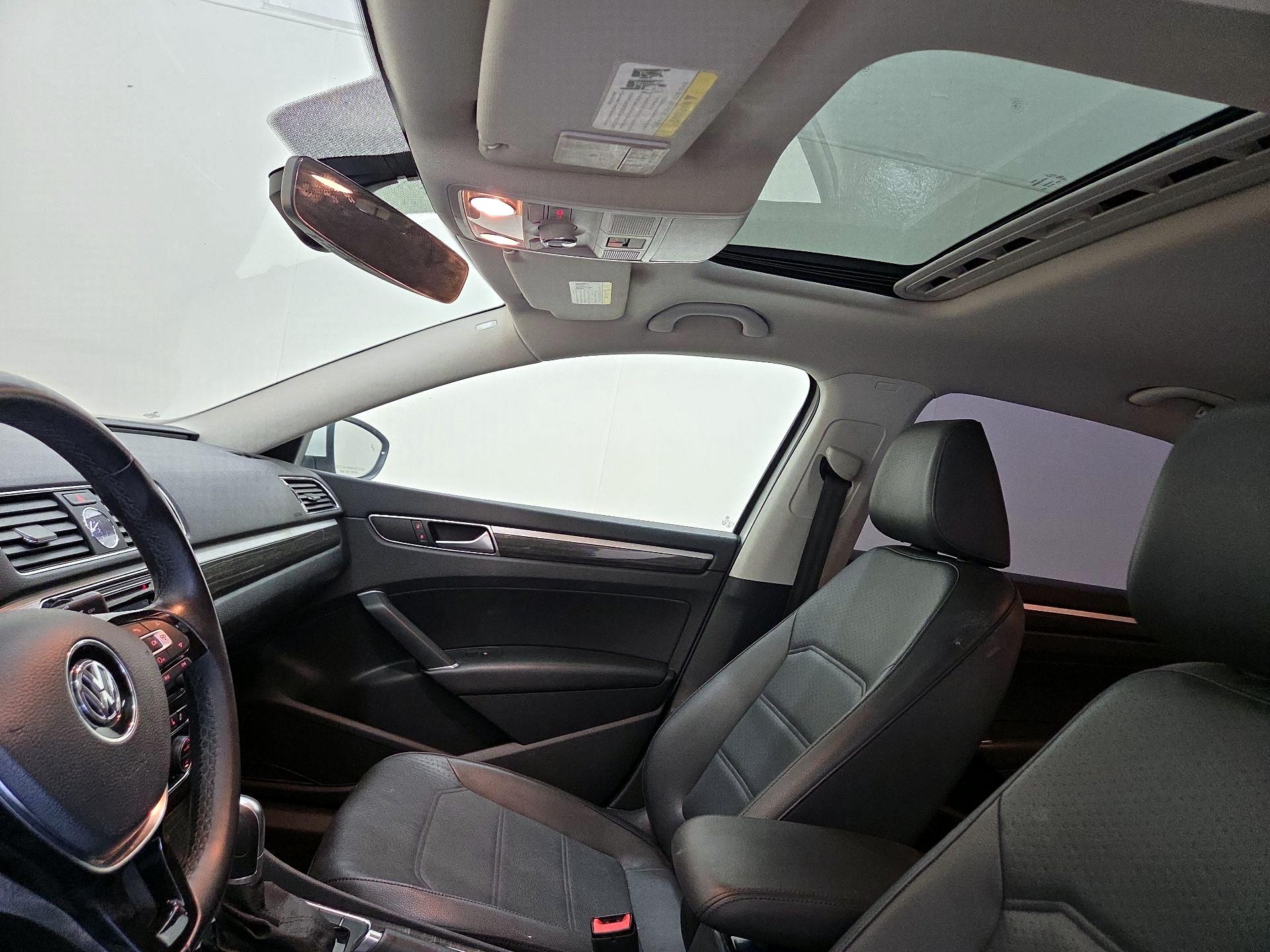 Thumbnail: 2016 Volkswagen Passat - 20