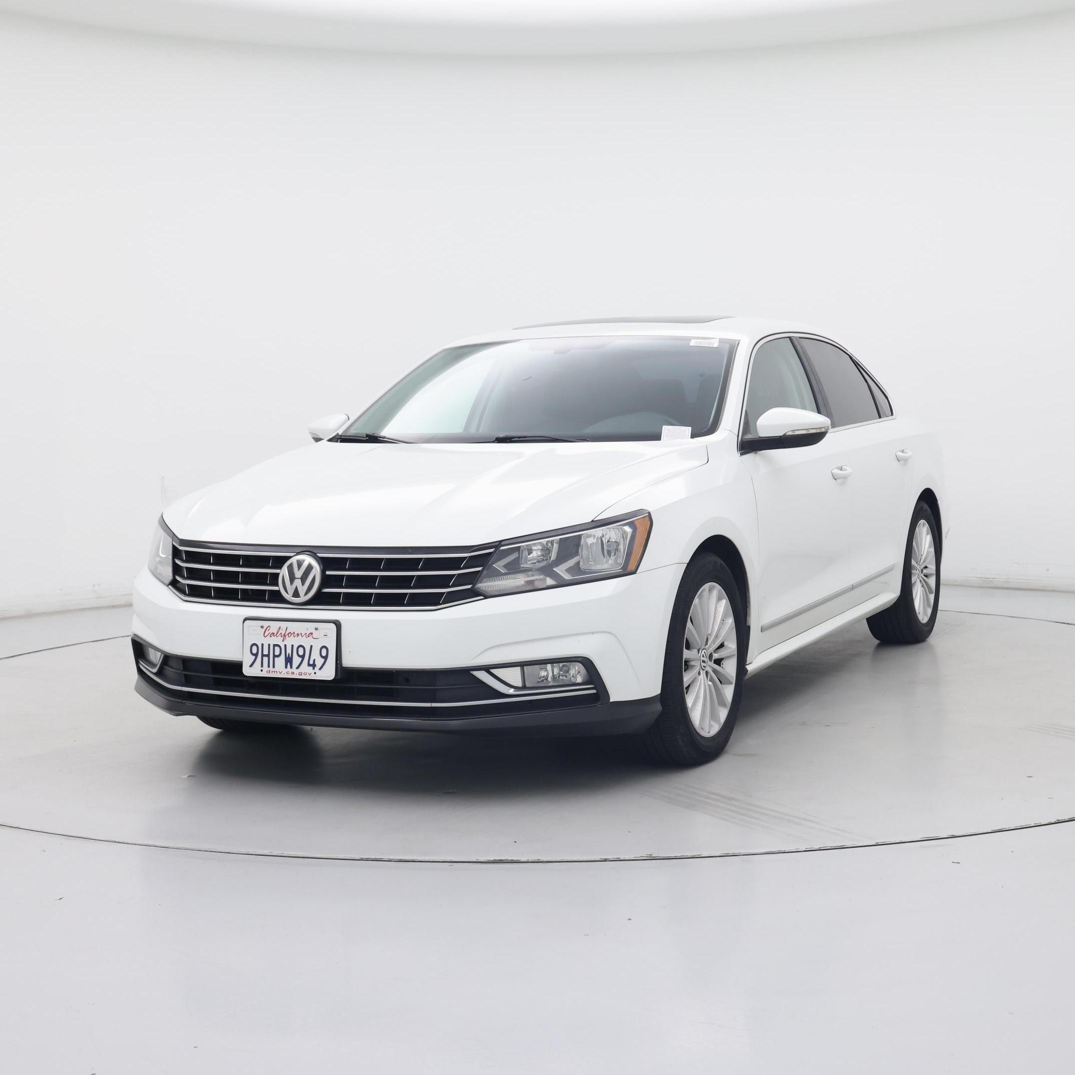 Thumbnail: 2016 Volkswagen Passat - 4