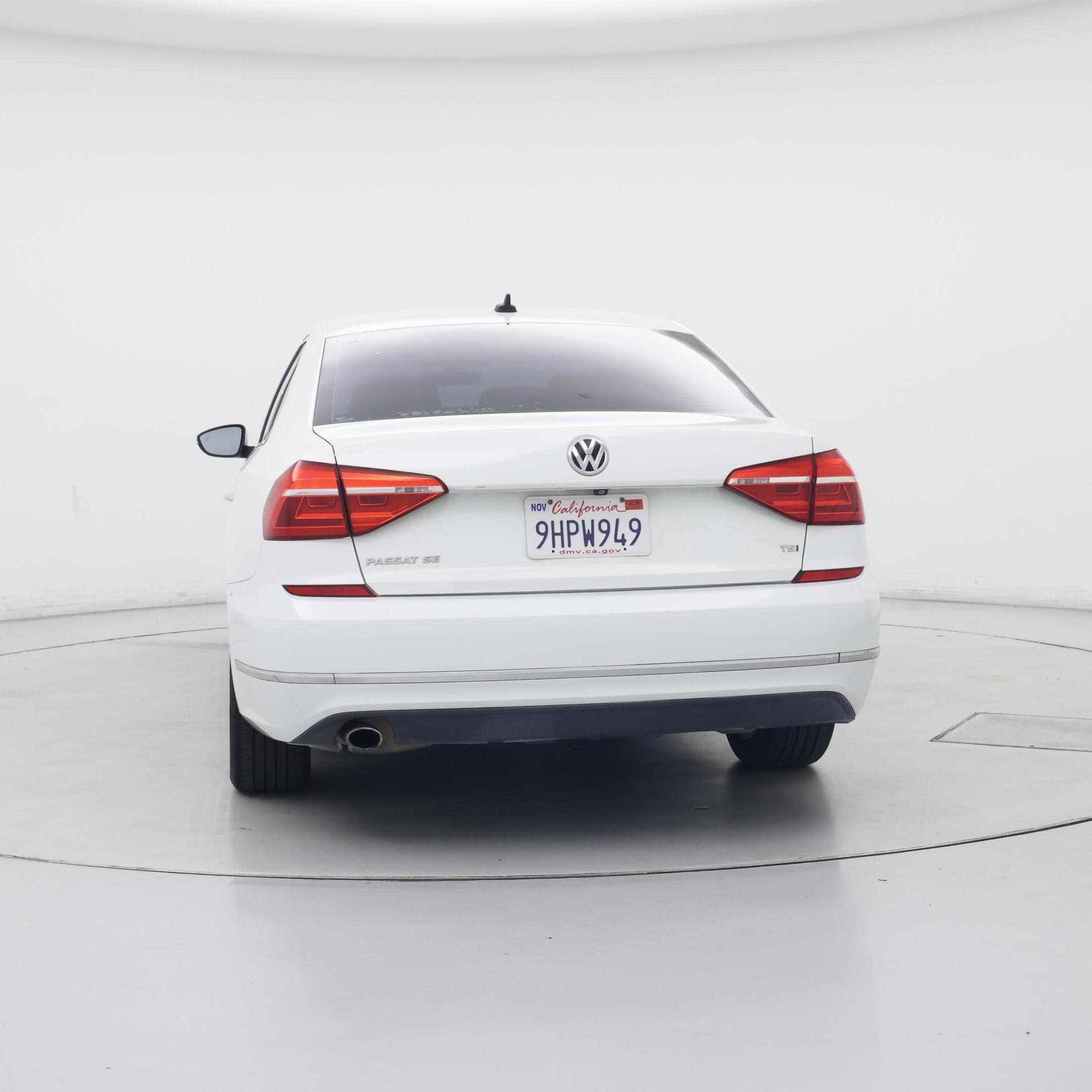 Thumbnail: 2016 Volkswagen Passat - 6