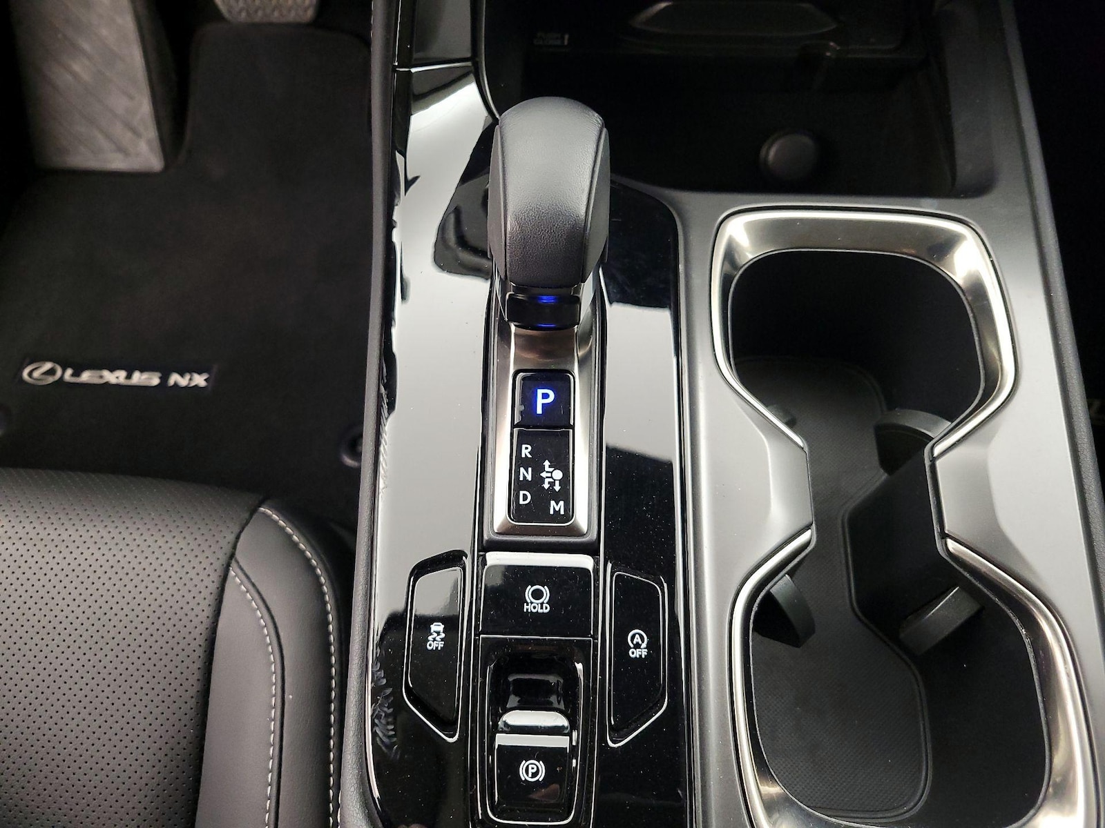 2024 Lexus NX 250 - Photo 18
