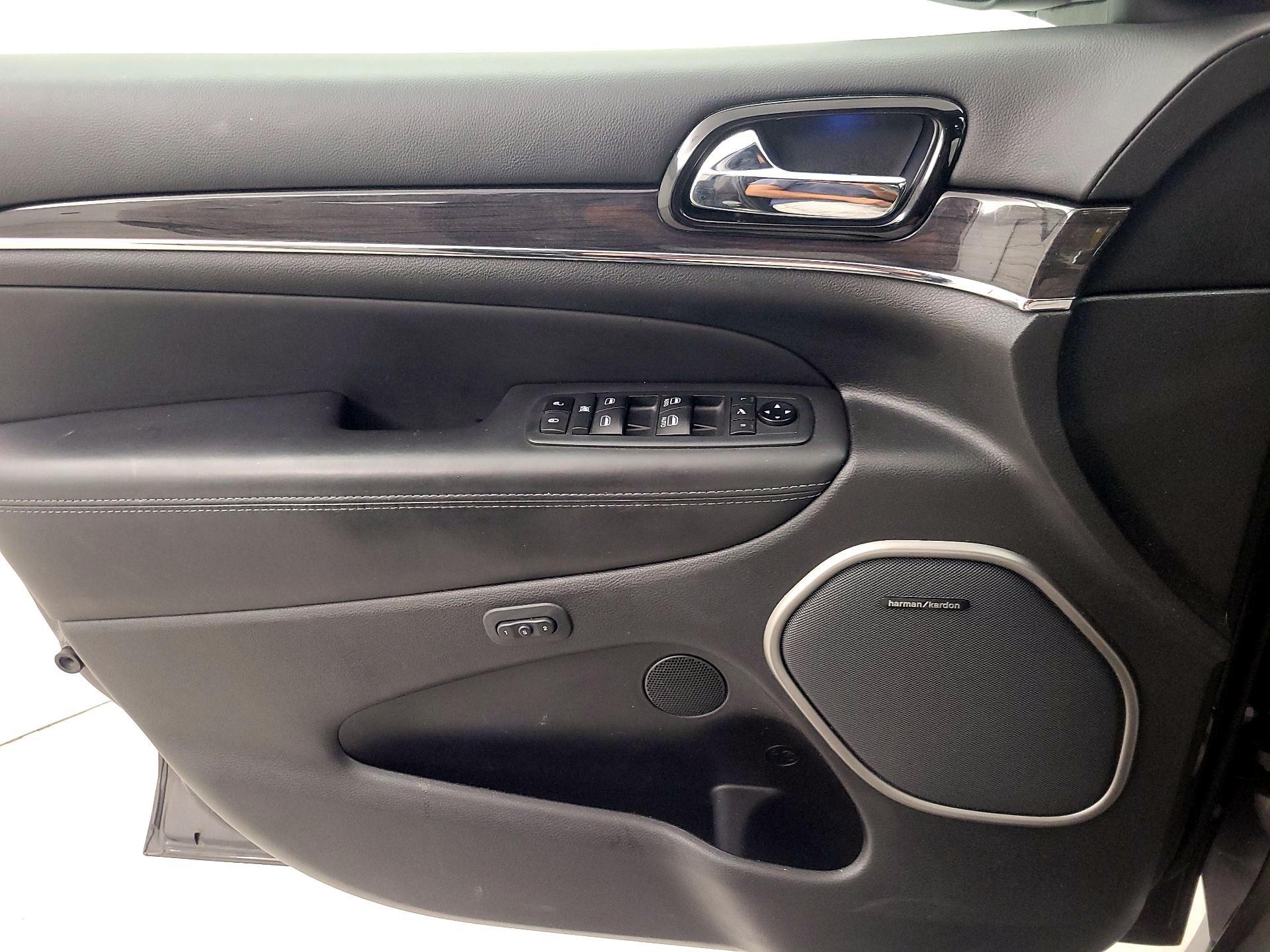 Thumbnail: 2021 Jeep Grand Cherokee - 12