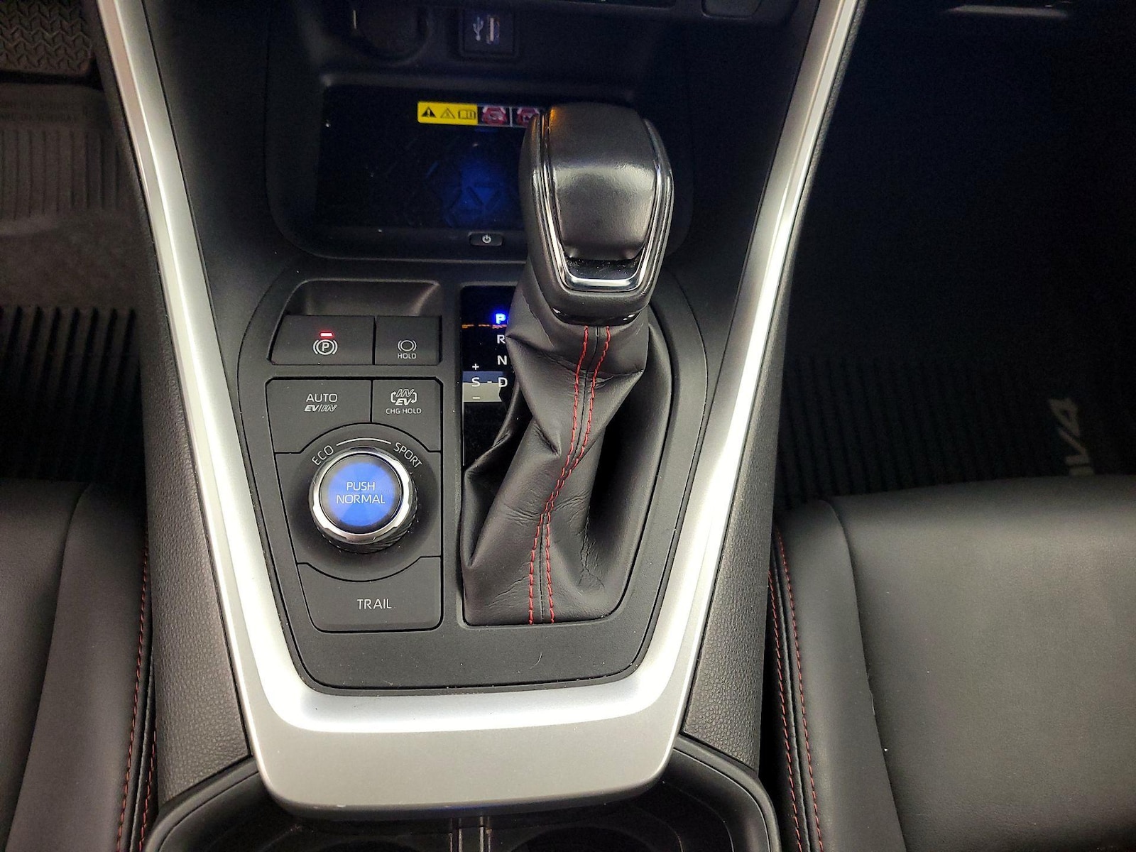 2023 Toyota RAV4 XSE - Photo 18