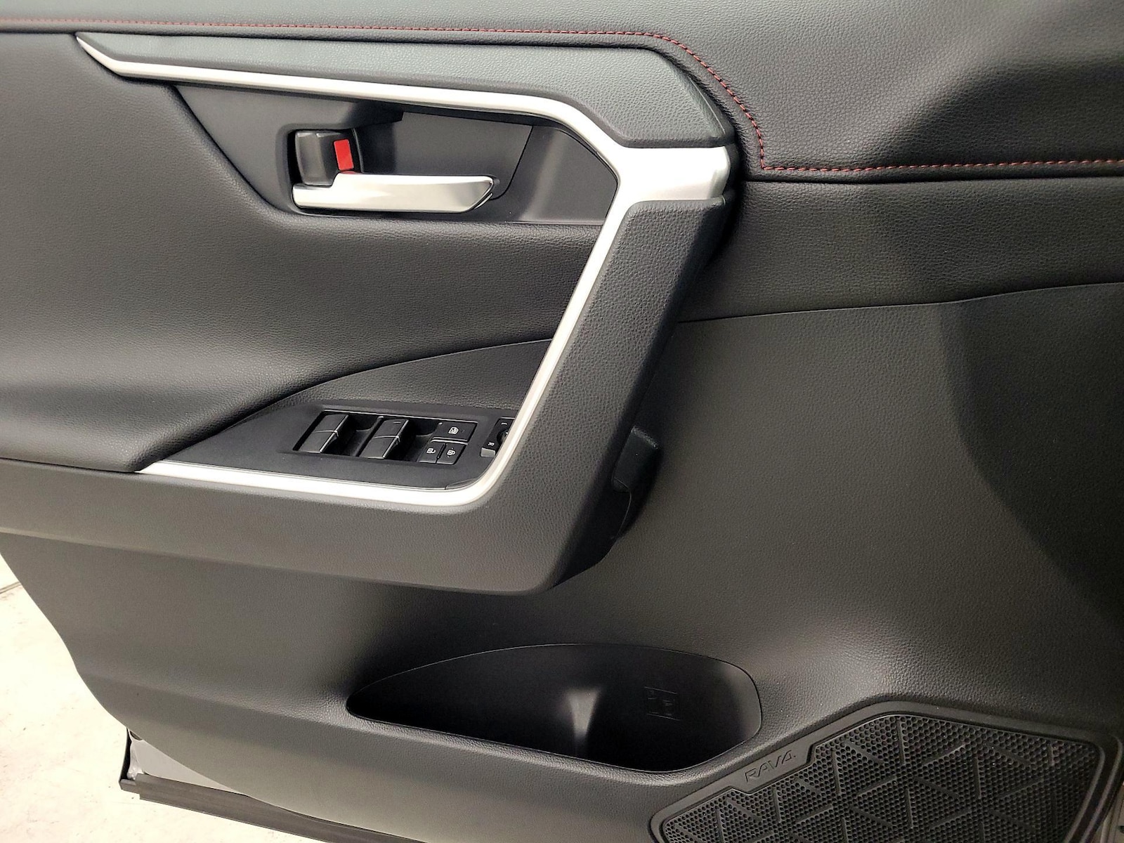 2023 Toyota RAV4 XSE - Photo 22