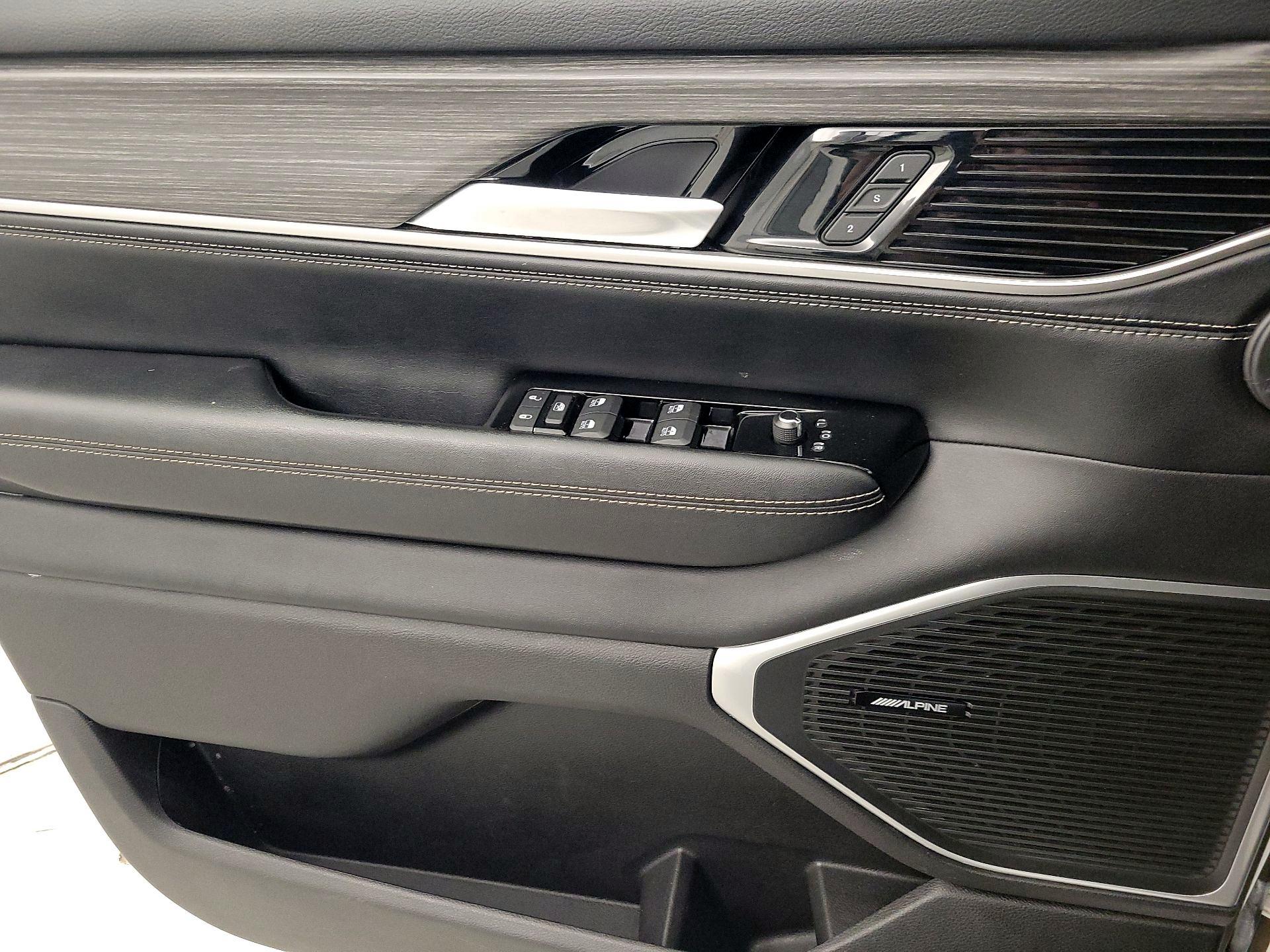 Thumbnail: 2024 Jeep Wagoneer - 12