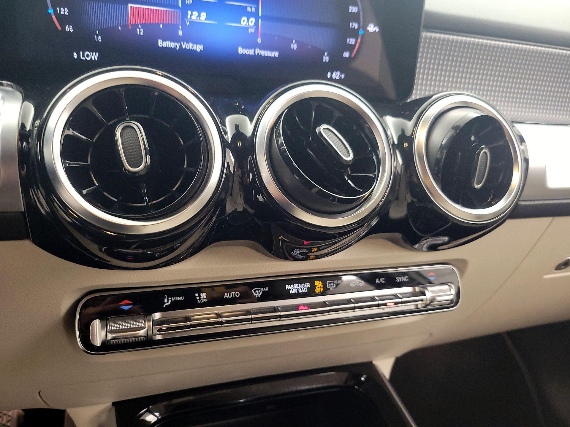 Thumbnail: 2023 Mercedes-Benz GLB - 16
