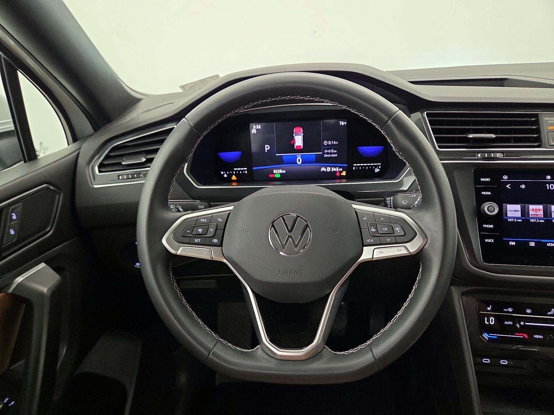 Thumbnail: 2022 Volkswagen Tiguan - 10